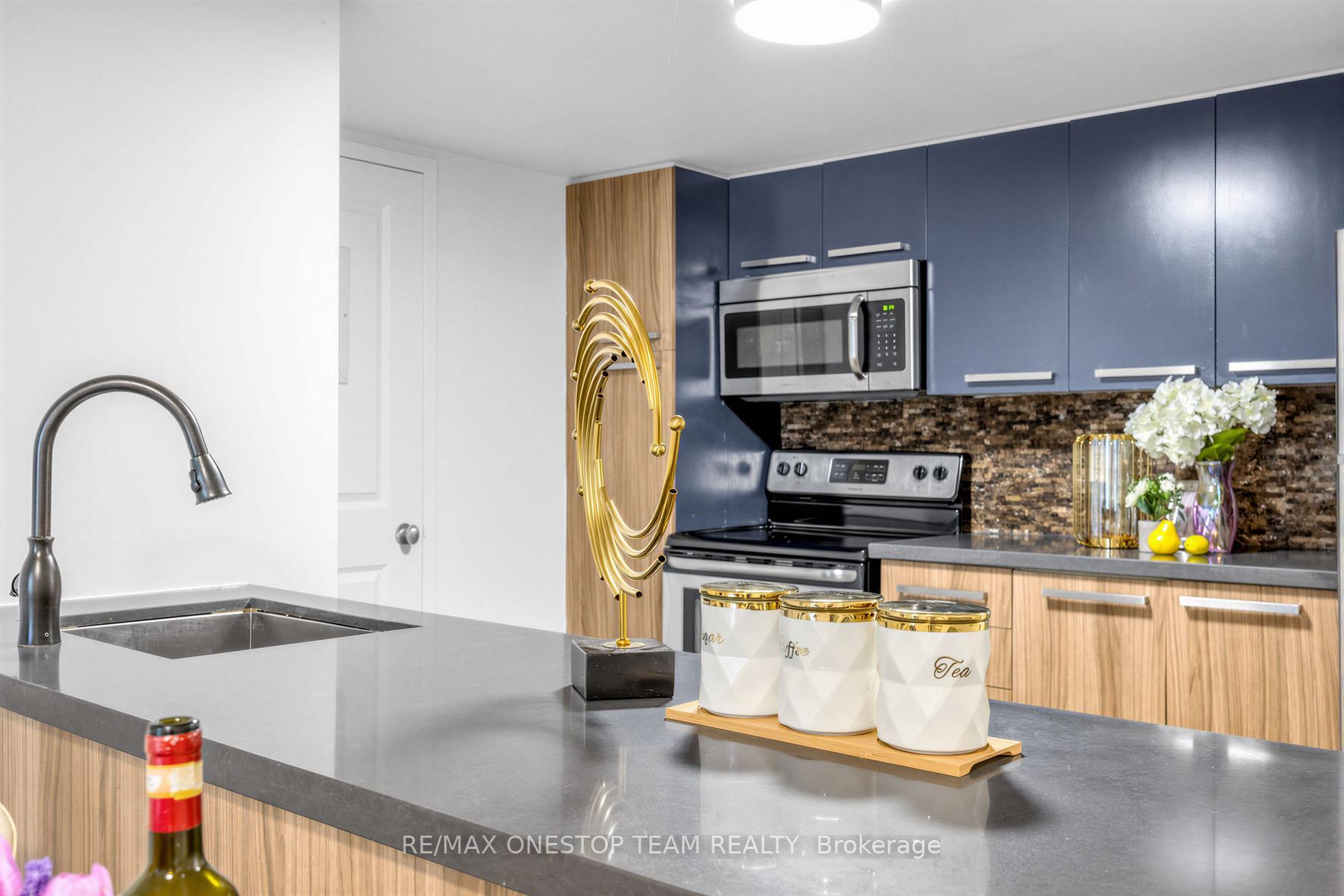 Photo 11 of Unit 504, 11 St Joseph Street, Toronto, Bay Street Corridor — HOMEH