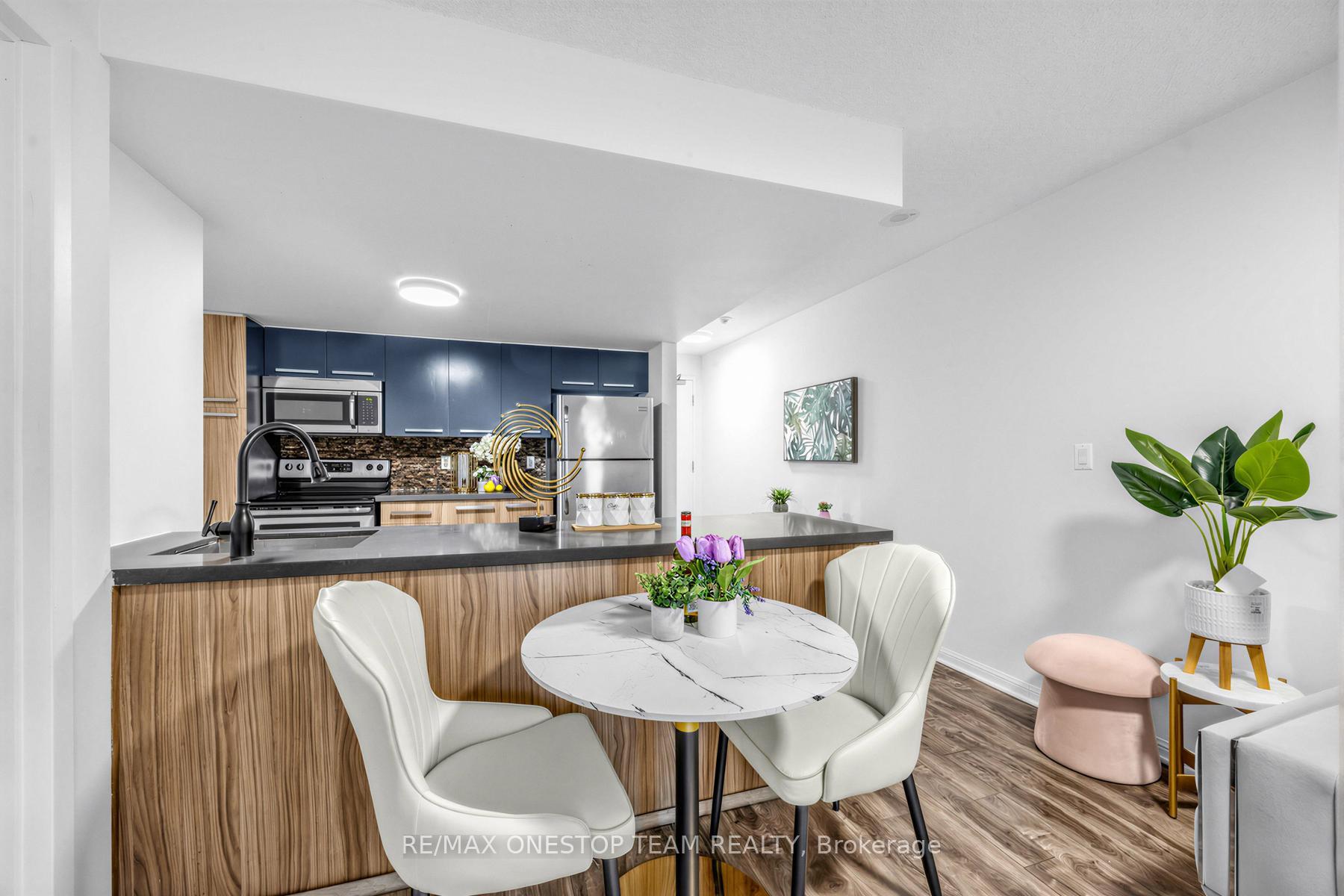 Photo 12 of Unit 504, 11 St Joseph Street, Toronto, Bay Street Corridor — HOMEH