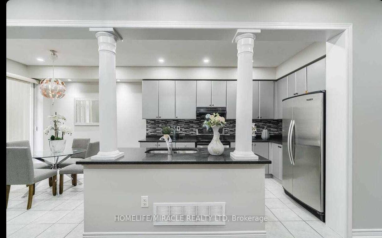 Photo 7 of 63 Antibes Drive, Brampton, Credit Valley — HOMEH