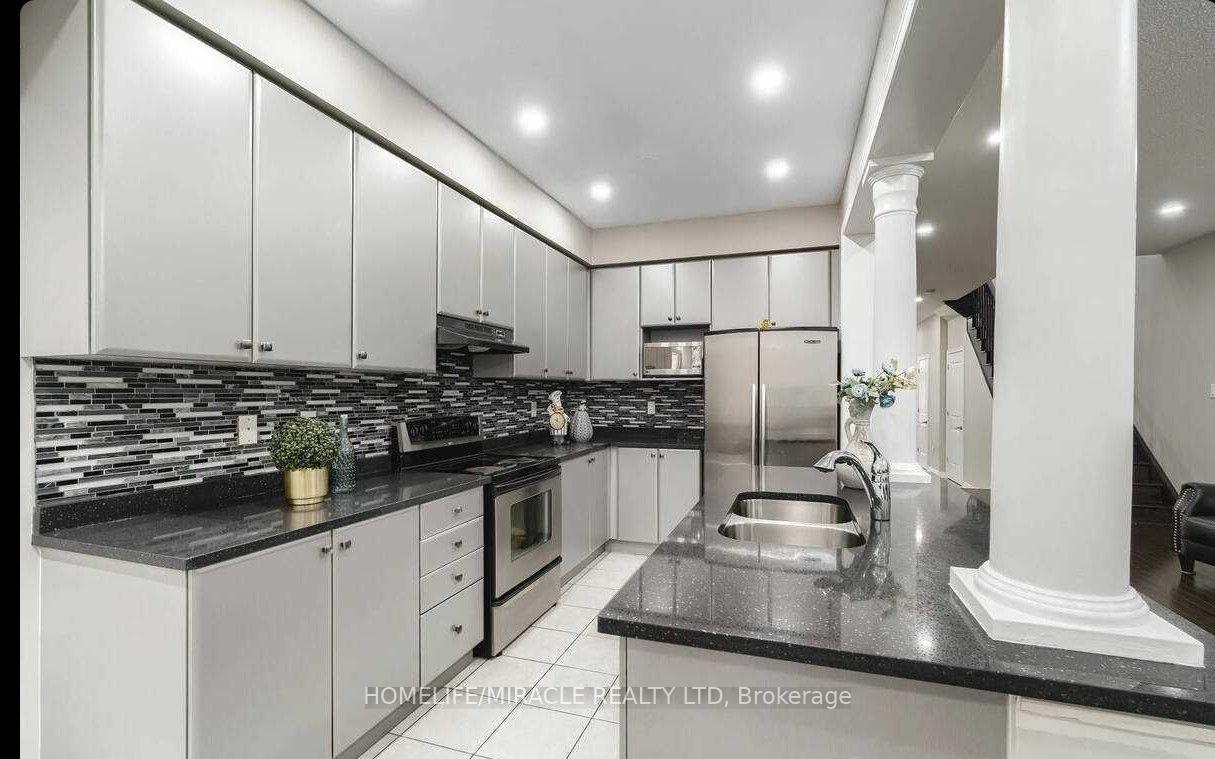 Photo 8 of 63 Antibes Drive, Brampton, Credit Valley — HOMEH