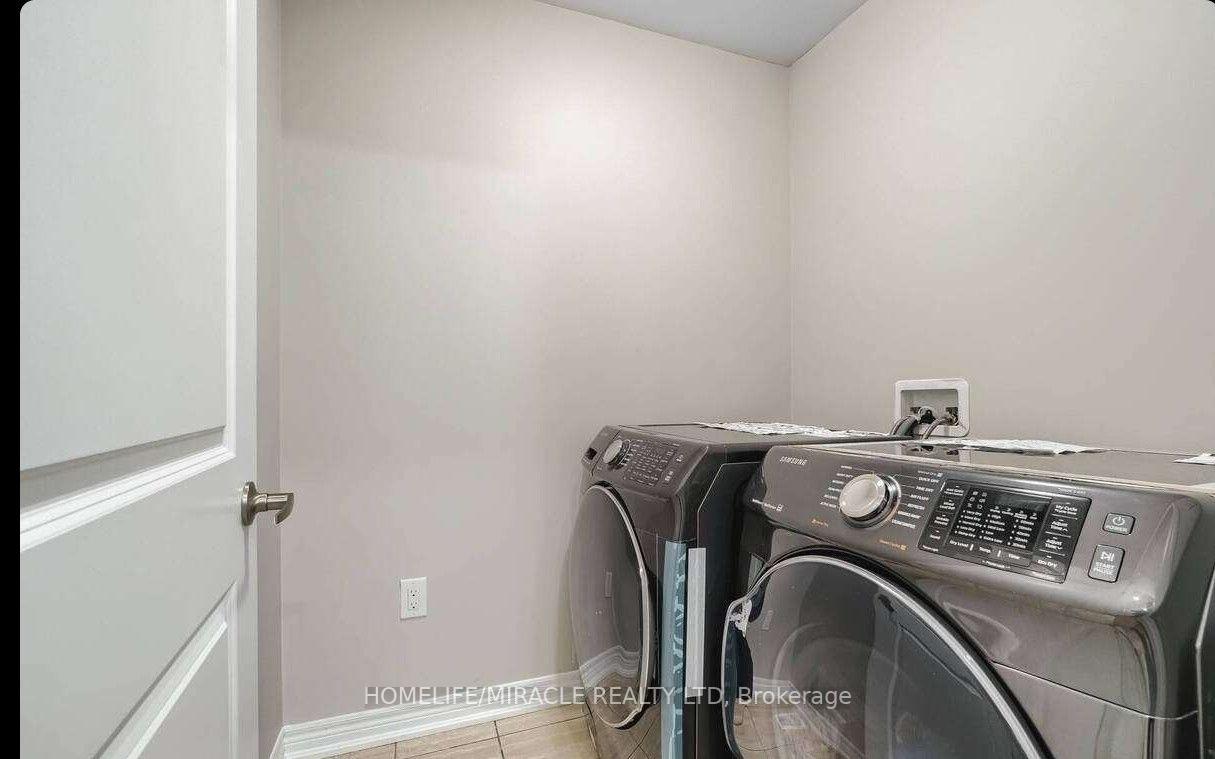 Photo 15 of 63 Antibes Drive, Brampton, Credit Valley — HOMEH
