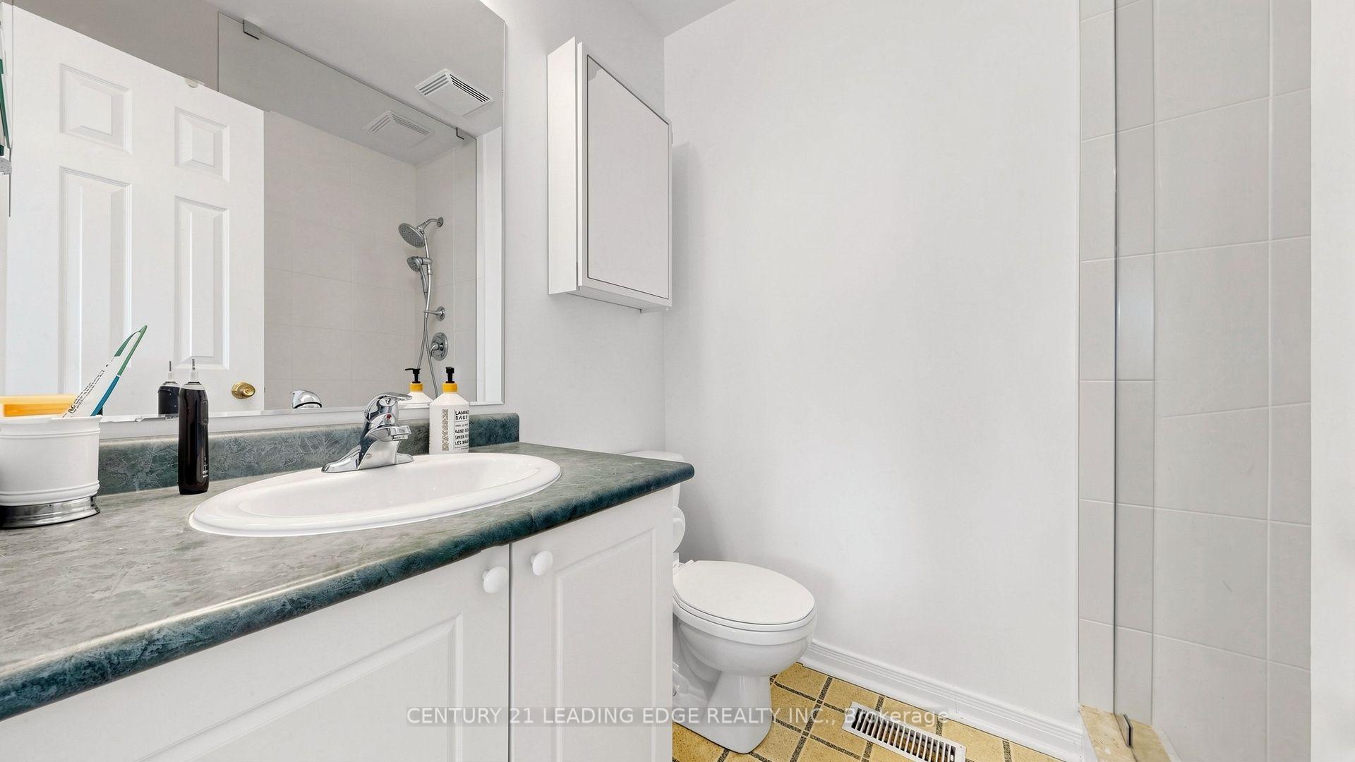 Photo 25 of 152 Bartley Drive, North York, Victoria Village — HOMEH