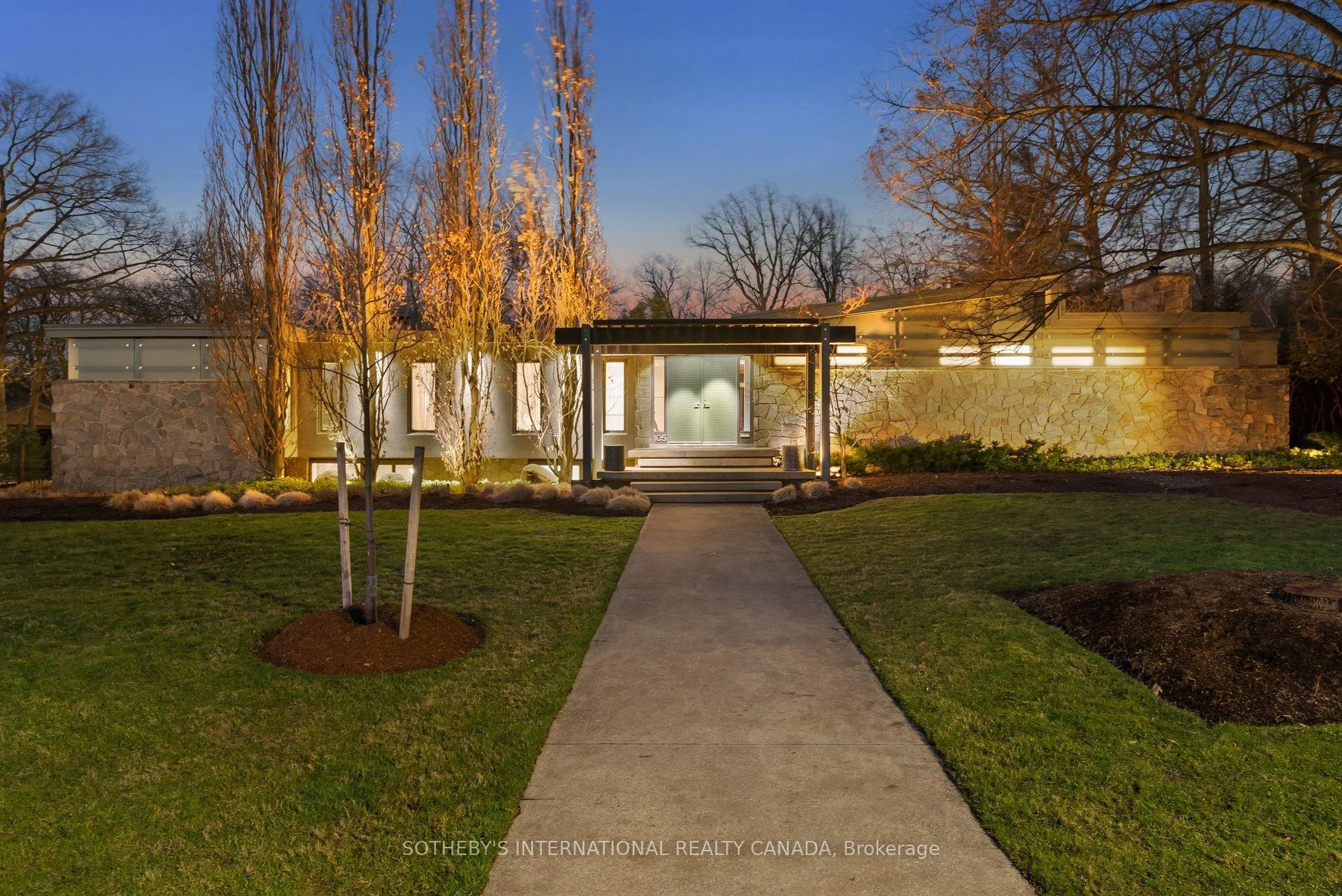 Photo 2 of 105 Marsdale Drive, St. Catharines, Glendale/Glenridge — HOMEH