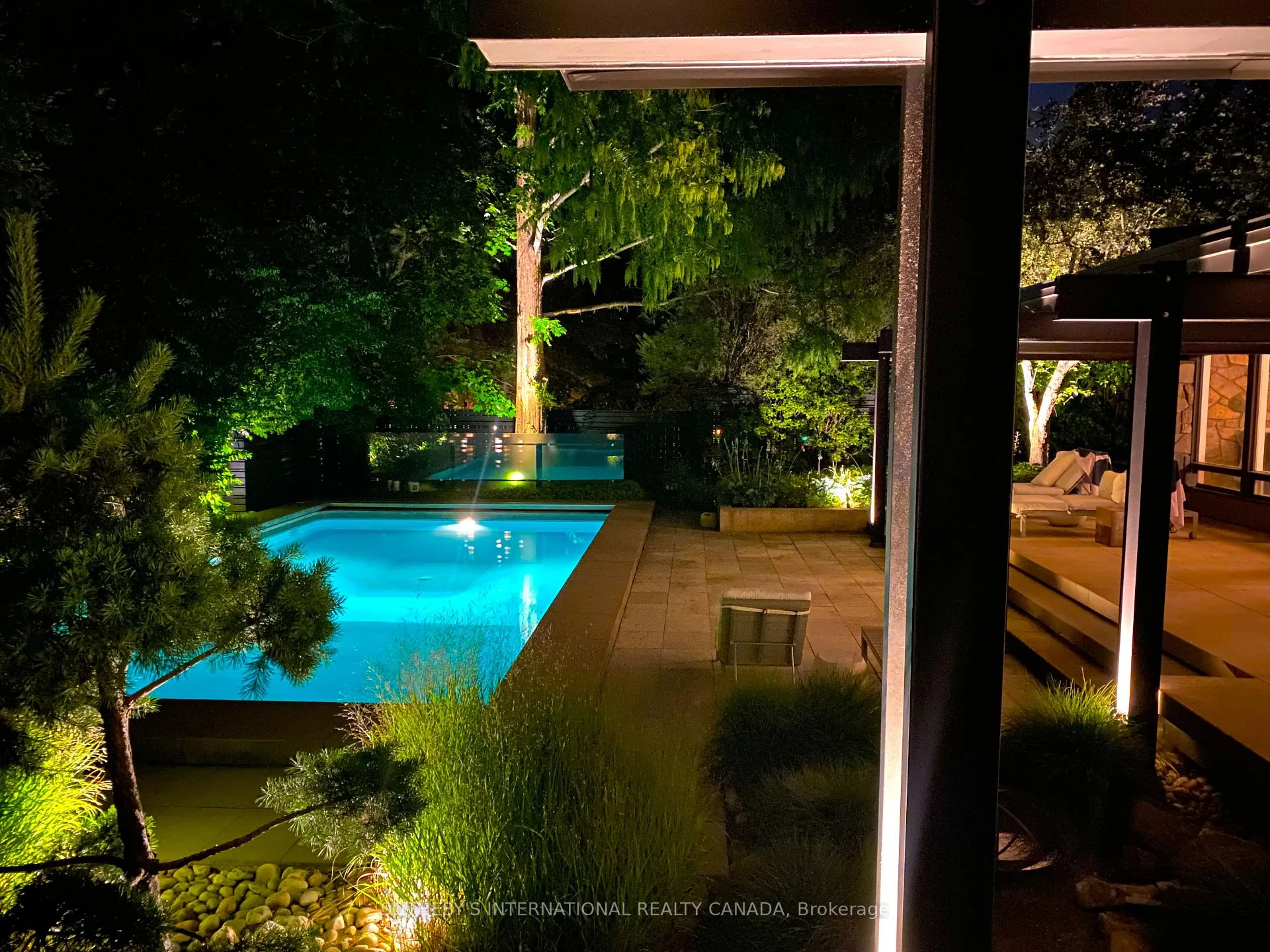 Photo 11 of 105 Marsdale Drive, St. Catharines, Glendale/Glenridge — HOMEH