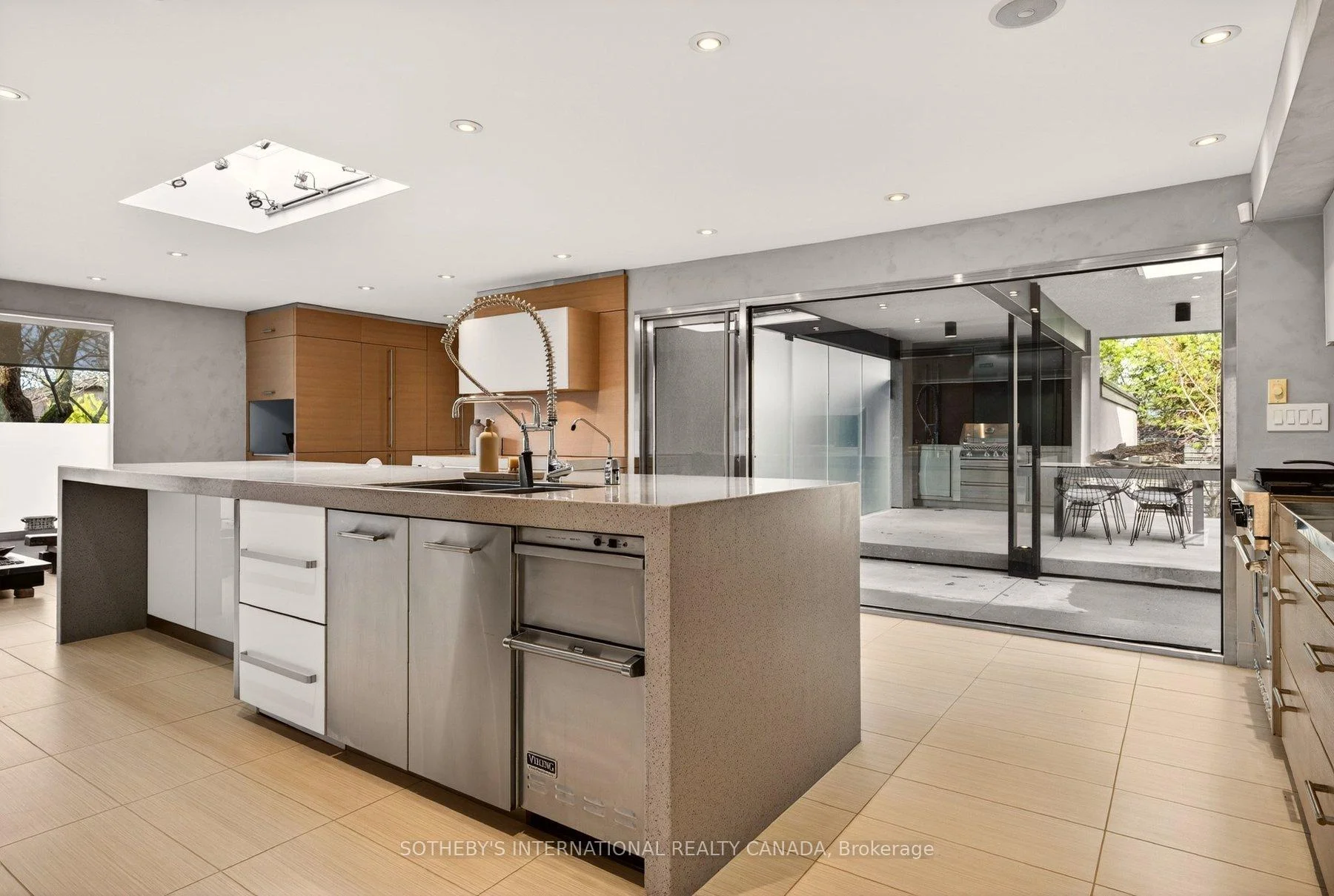 Photo 37 of 105 Marsdale Drive, St. Catharines, Glendale/Glenridge — HOMEH