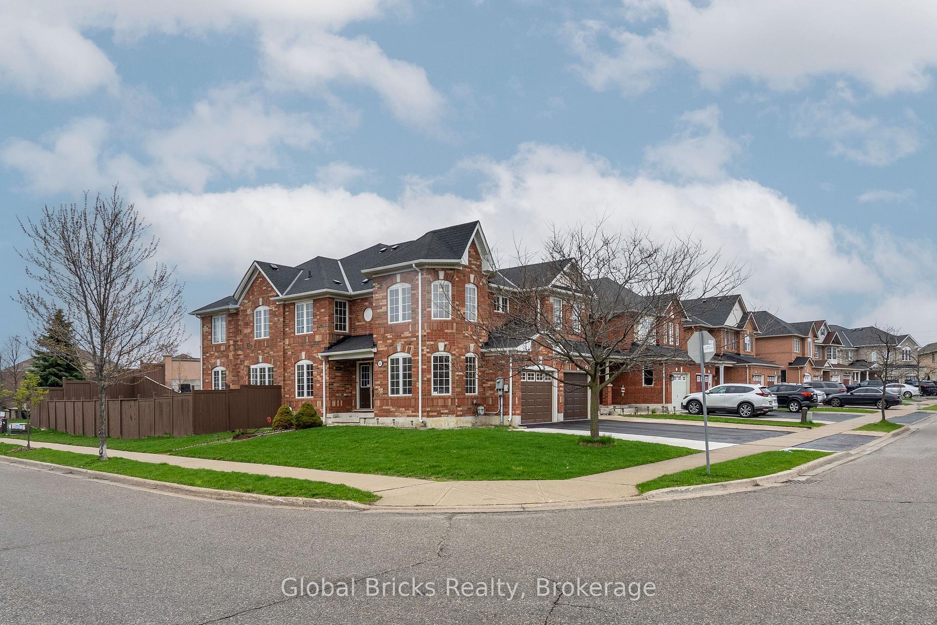 Photo 2 of 60 Dwyer Drive, Brampton, Gore Industrial North — HOMEH