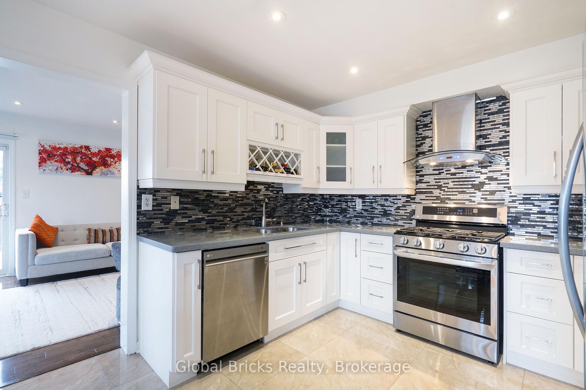 Photo 13 of 60 Dwyer Drive, Brampton, Gore Industrial North — HOMEH