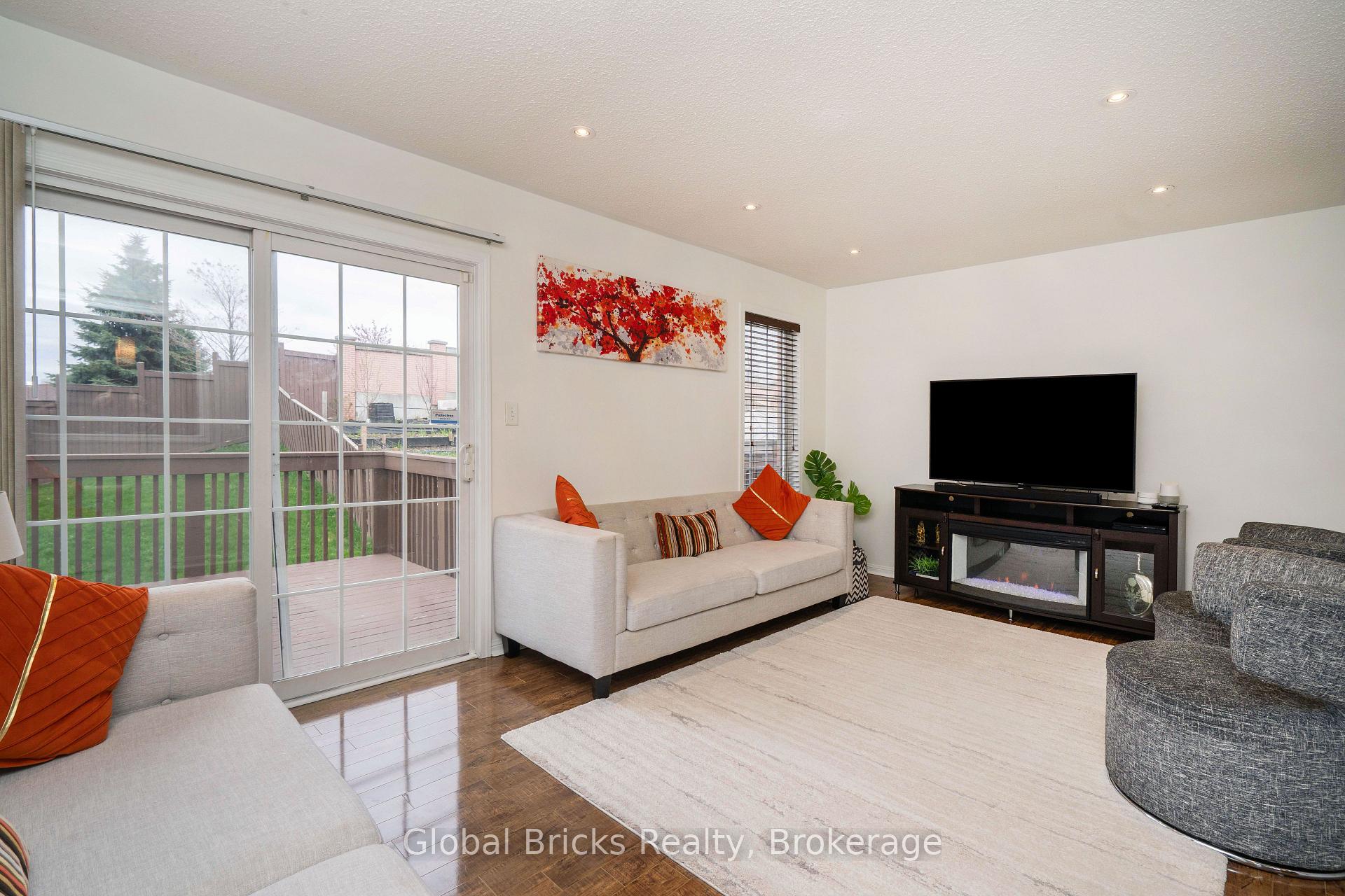 Photo 14 of 60 Dwyer Drive, Brampton, Gore Industrial North — HOMEH