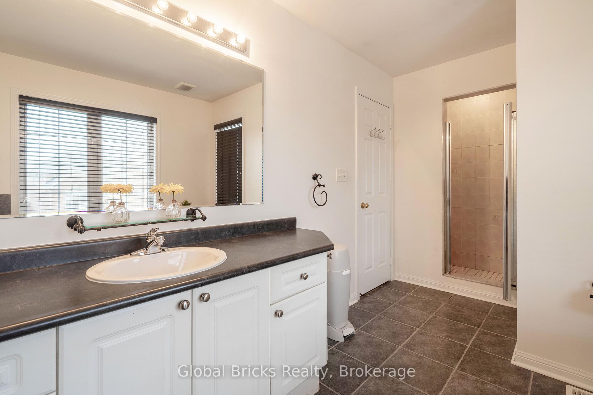Photo 21 of 60 Dwyer Drive, Brampton, Gore Industrial North — HOMEH
