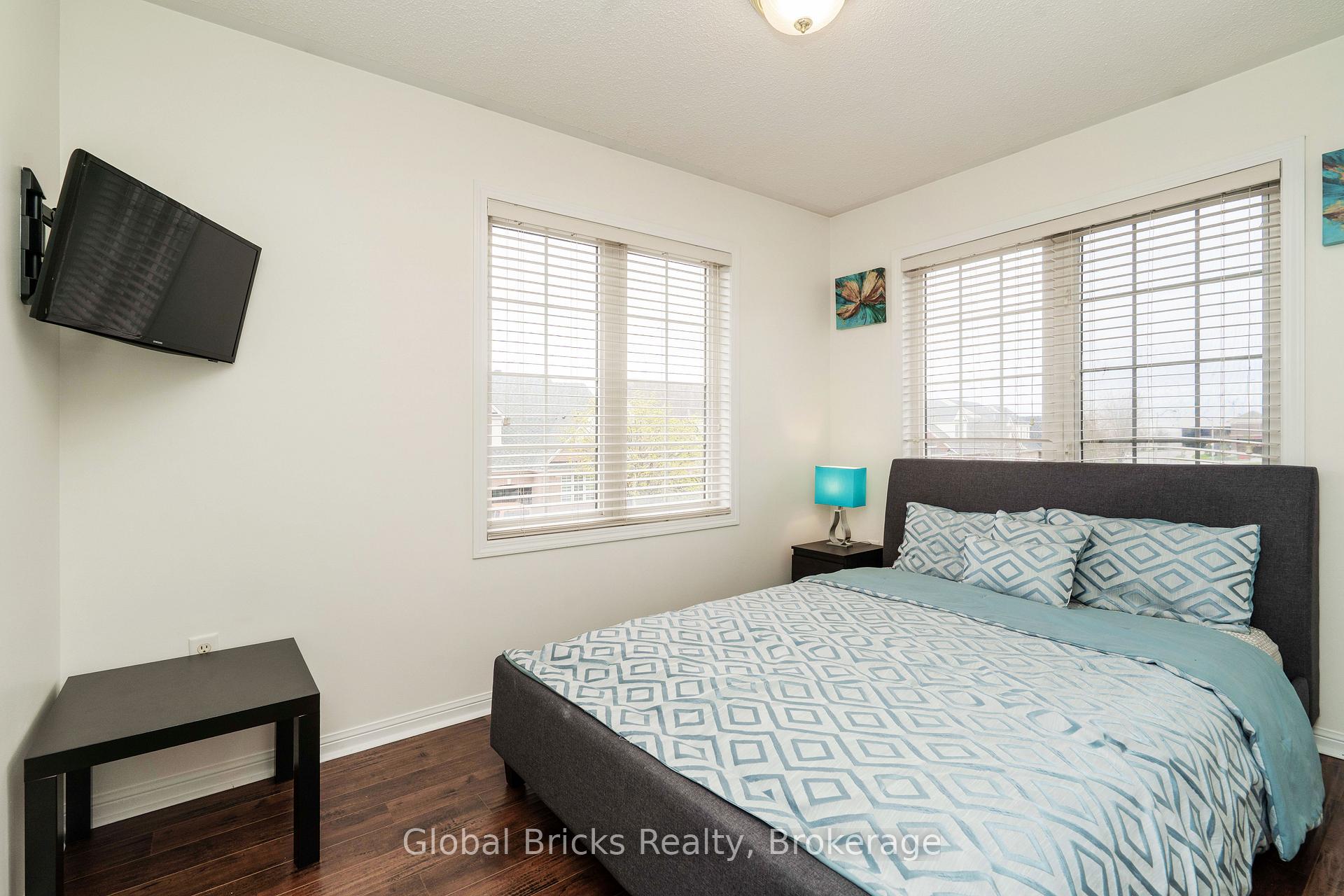Photo 25 of 60 Dwyer Drive, Brampton, Gore Industrial North — HOMEH