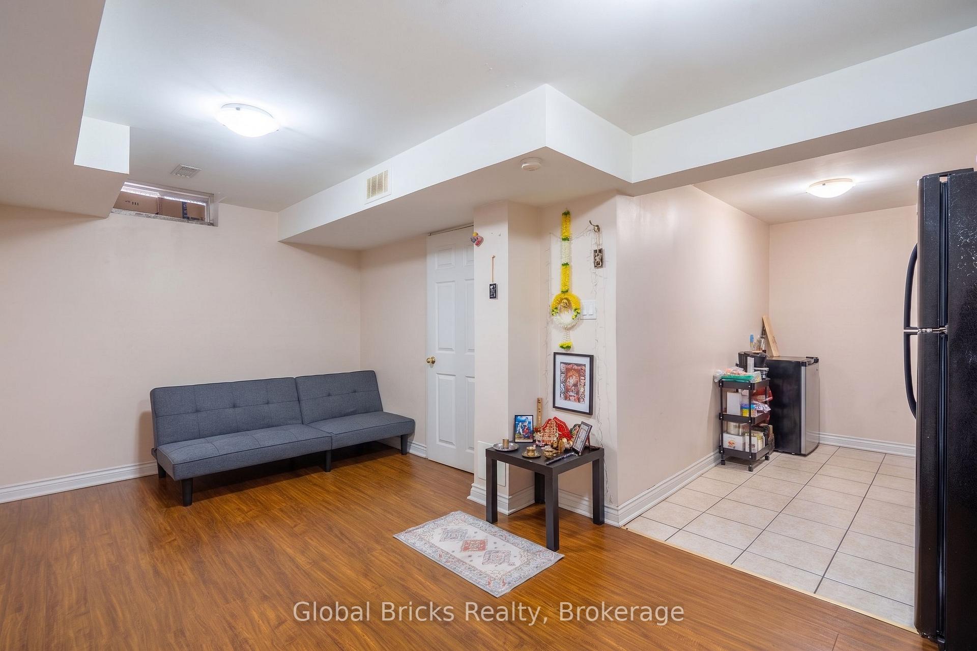 Photo 31 of 60 Dwyer Drive, Brampton, Gore Industrial North — HOMEH