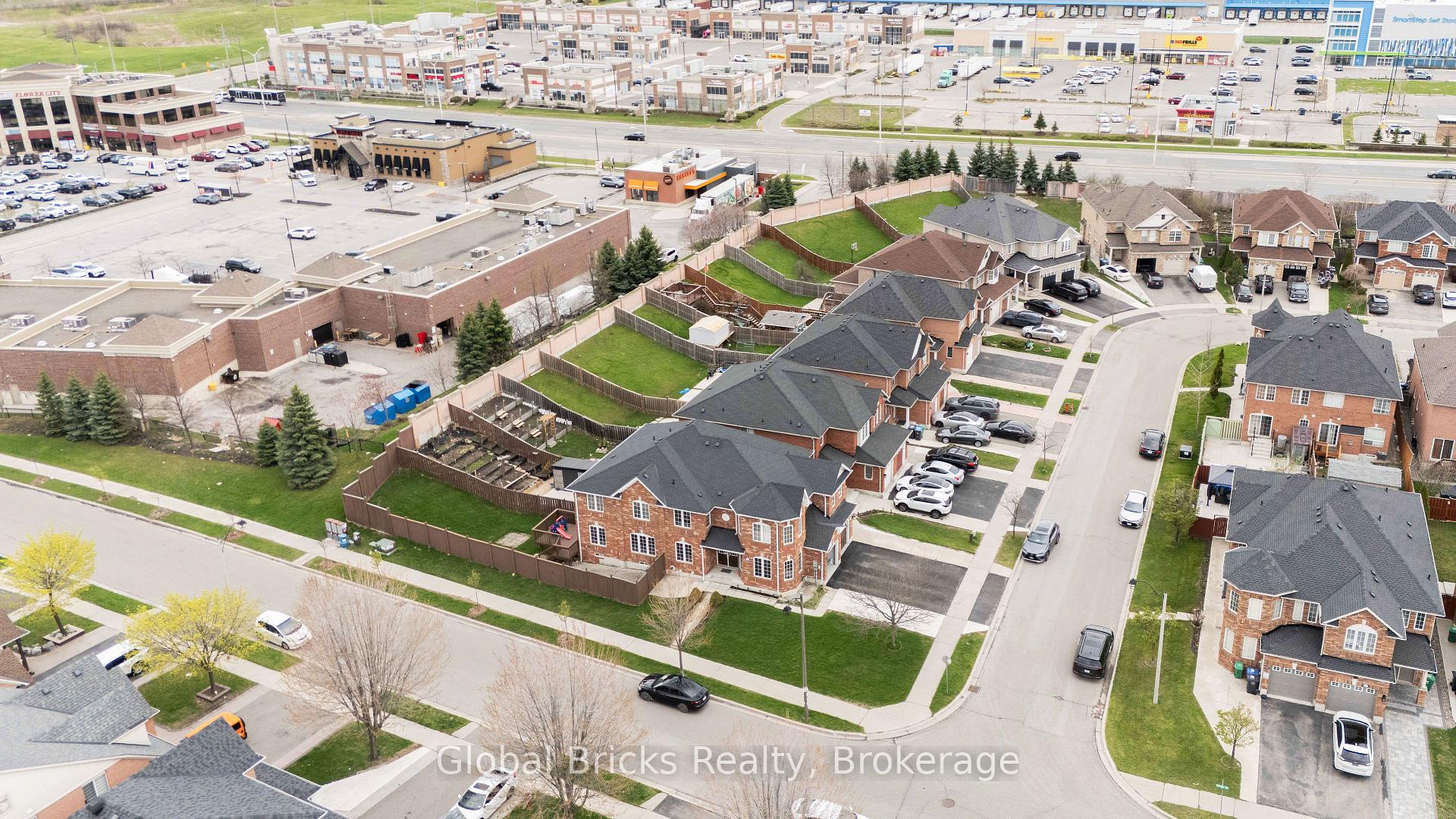 Photo 34 of 60 Dwyer Drive, Brampton, Gore Industrial North — HOMEH