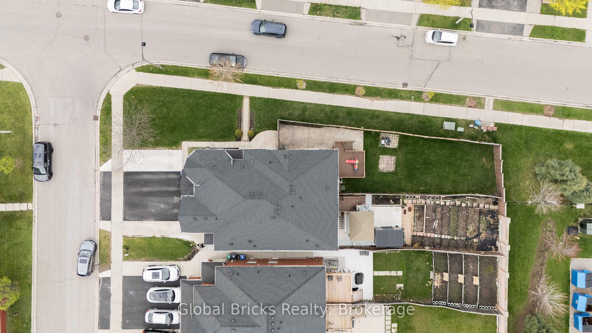 Photo 37 of 60 Dwyer Drive, Brampton, Gore Industrial North — HOMEH