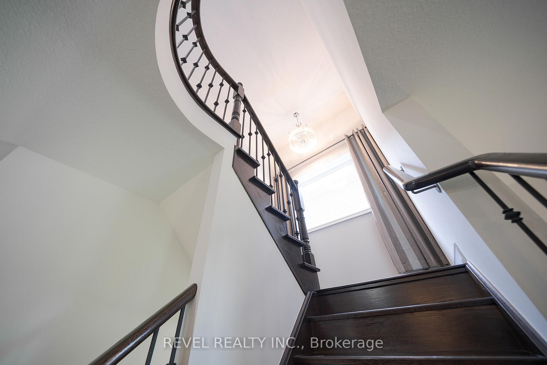 Photo 23 of 10 Bisset Avenue, Brantford, Empire South — HOMEH