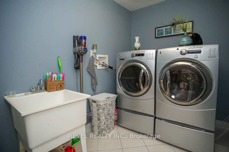 Photo 33 of 10 Bisset Avenue, Brantford, Empire South — HOMEH