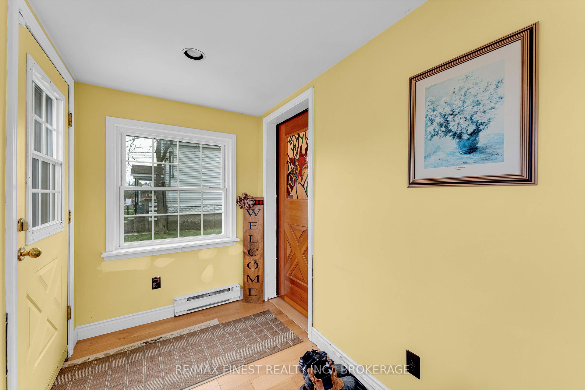 Photo 5 of 580 MacDonnell Street, Kingston, East of Sir John A. Blvd — HOMEH