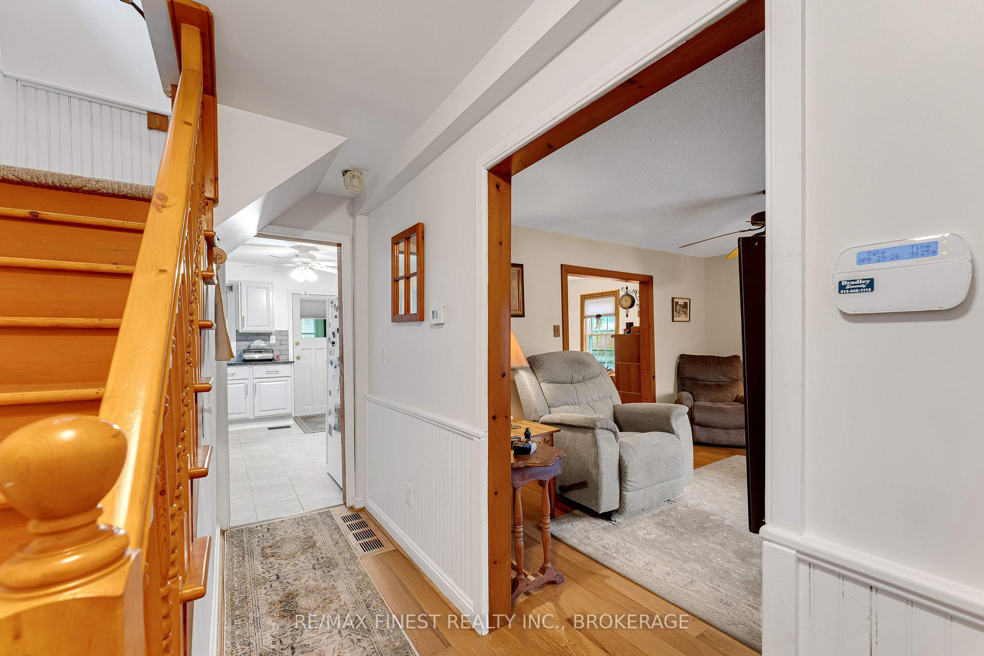 Photo 8 of 580 MacDonnell Street, Kingston, East of Sir John A. Blvd — HOMEH