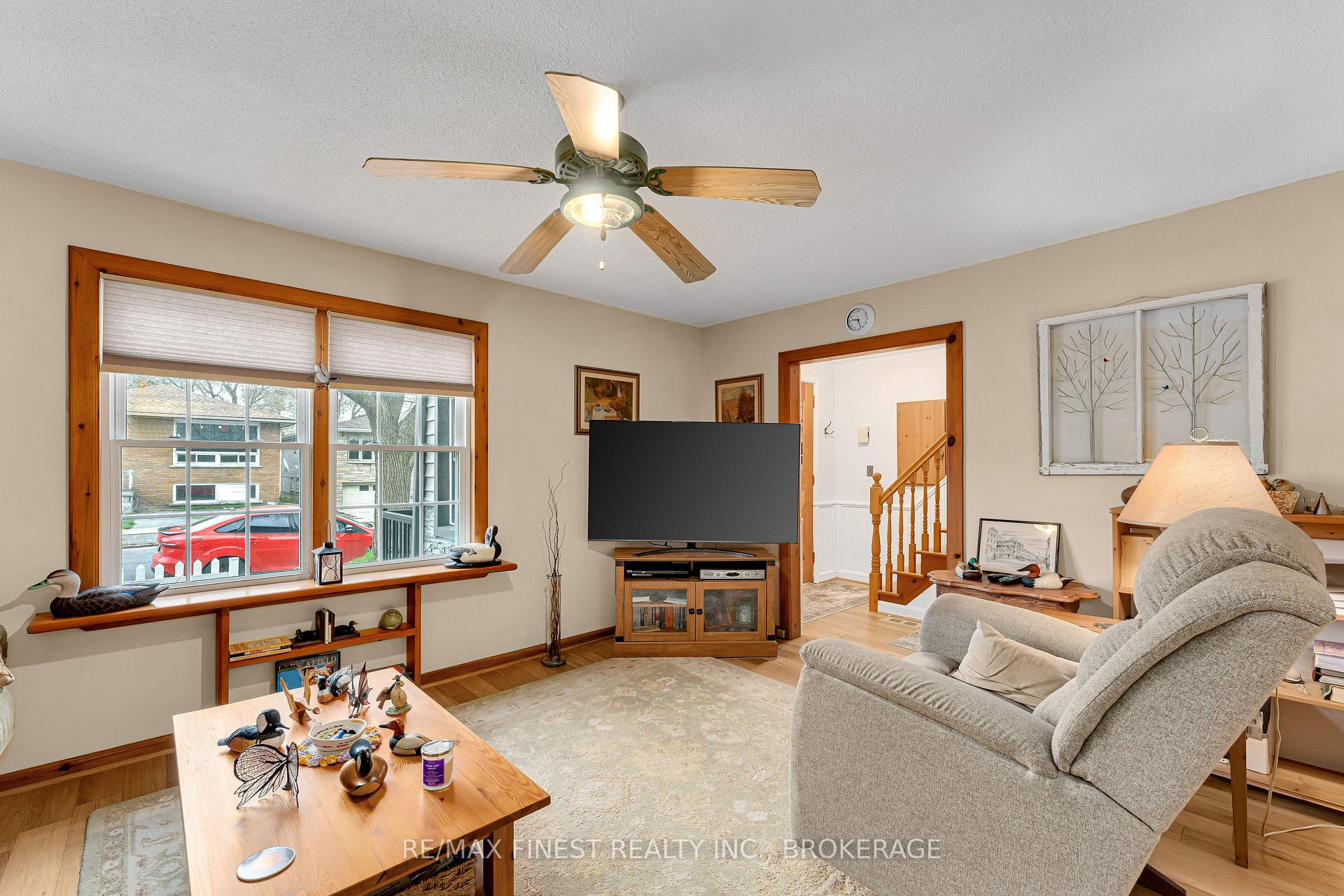 Photo 10 of 580 MacDonnell Street, Kingston, East of Sir John A. Blvd — HOMEH
