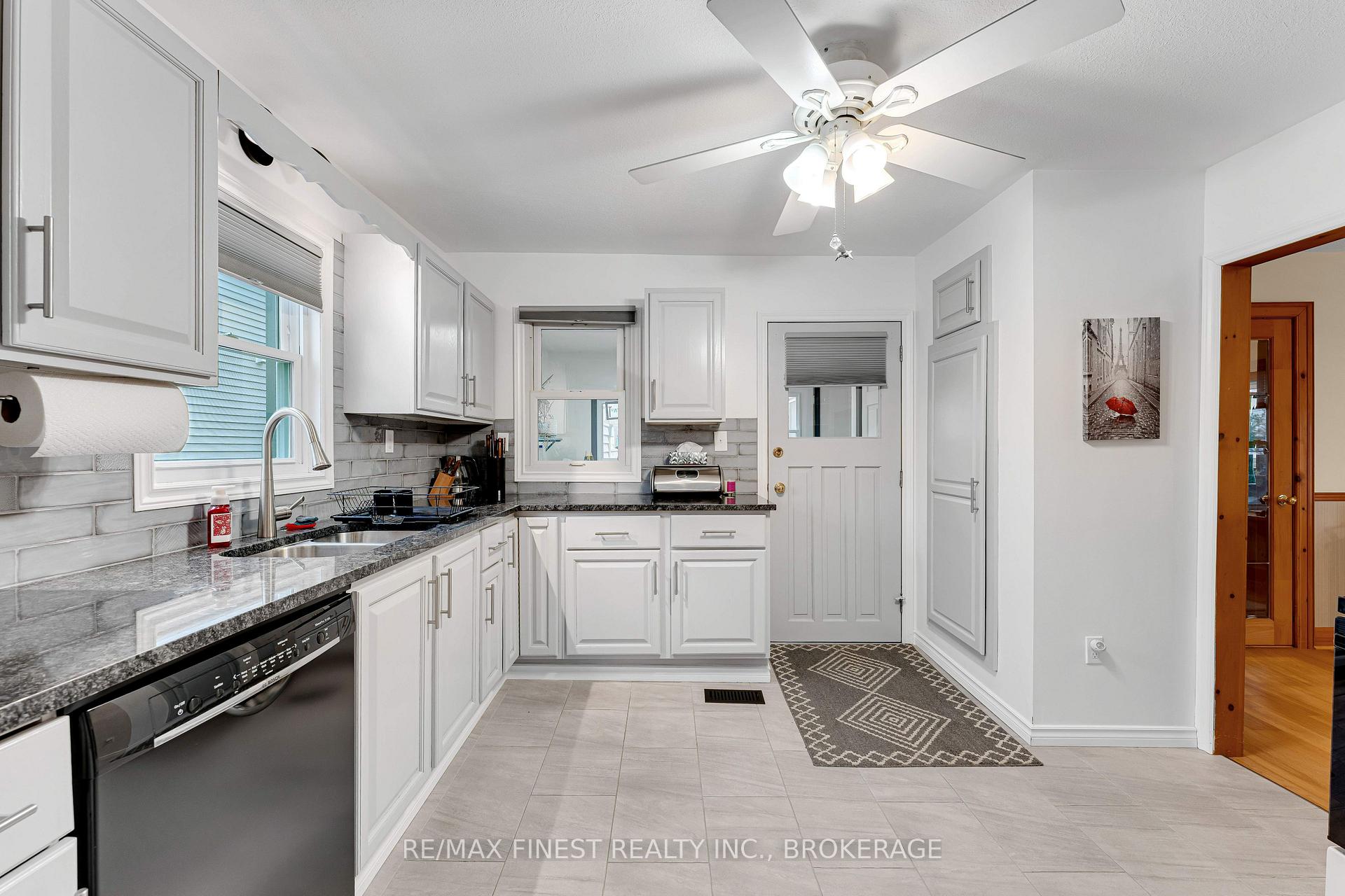 Photo 16 of 580 MacDonnell Street, Kingston, East of Sir John A. Blvd — HOMEH