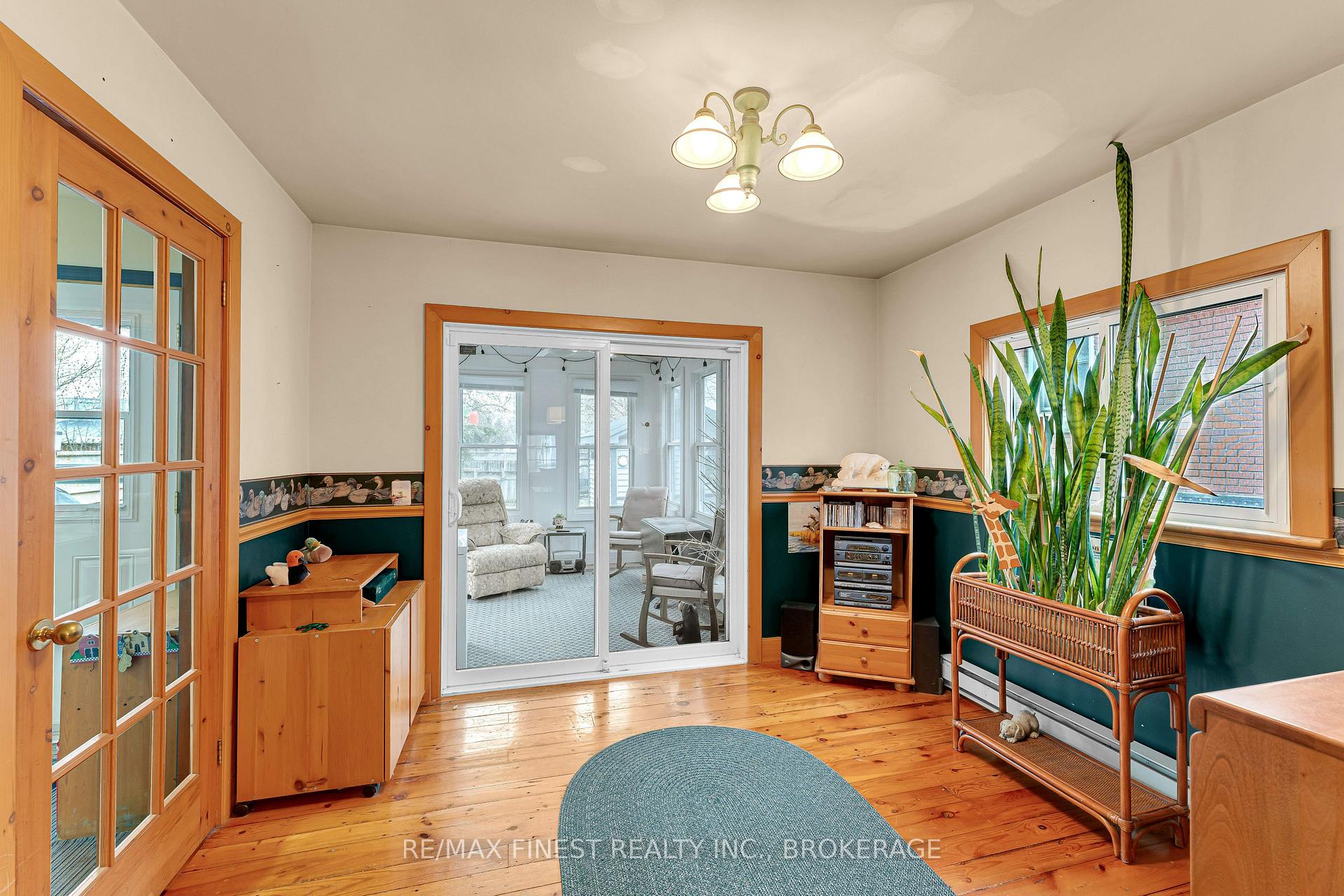 Photo 17 of 580 MacDonnell Street, Kingston, East of Sir John A. Blvd — HOMEH