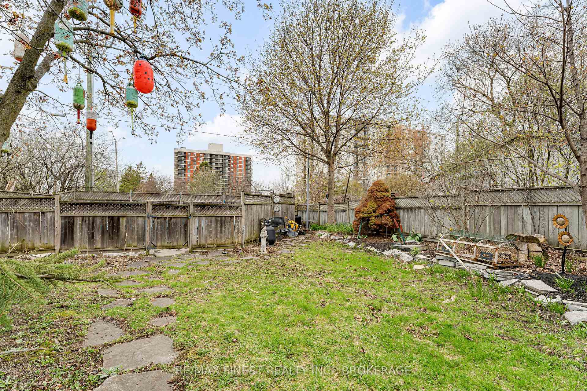 Photo 42 of 580 MacDonnell Street, Kingston, East of Sir John A. Blvd — HOMEH