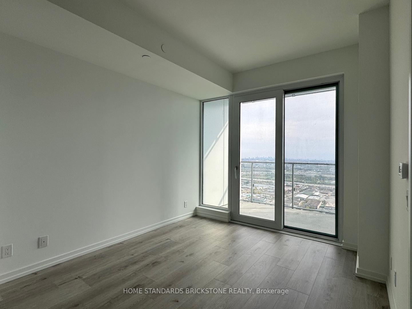 Photo 6 of Unit 5501, 7890 Jane Street, Vaughan, Vaughan Corporate Centre — HOMEH