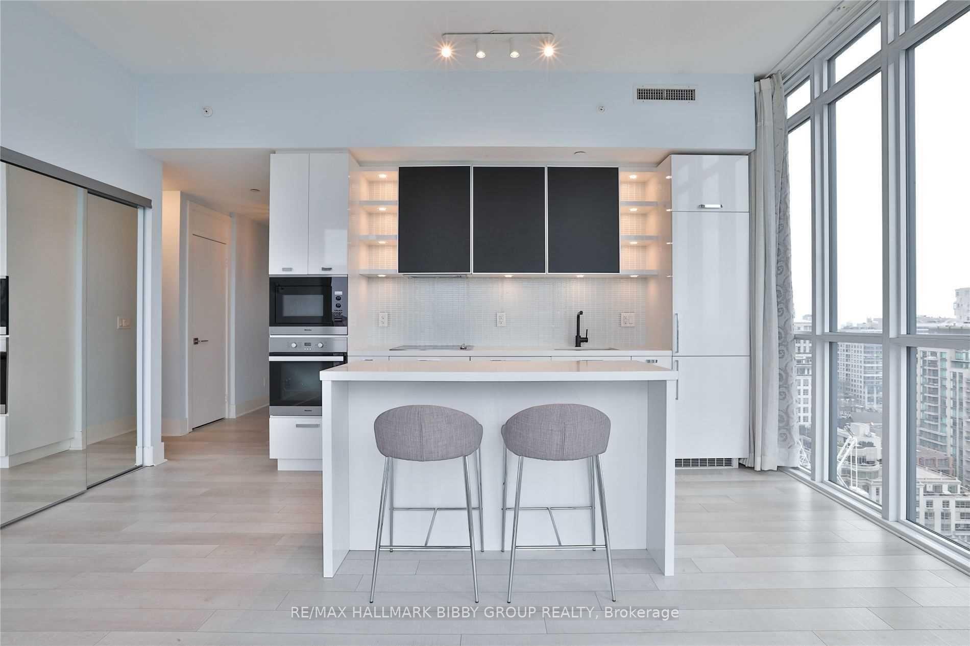Photo 8 of Unit 2102, 32 Davenport Road, Toronto, The Annex — HOMEH