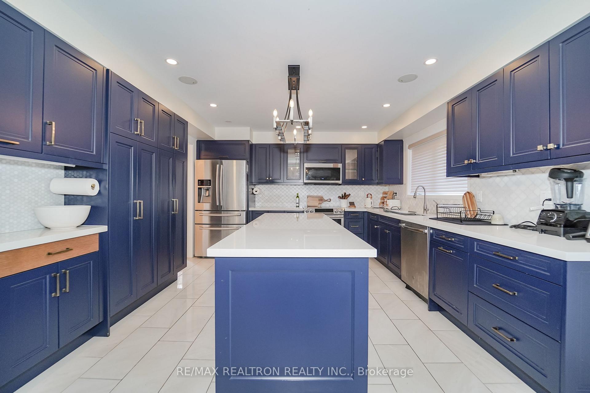 Photo 10 of 96 Hoile Drive, Ajax, South East — HOMEH
