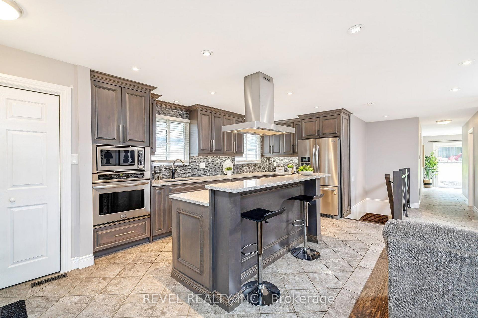Photo 5 of 194 Hahn Avenue, Cambridge, Silver Heights — HOMEH