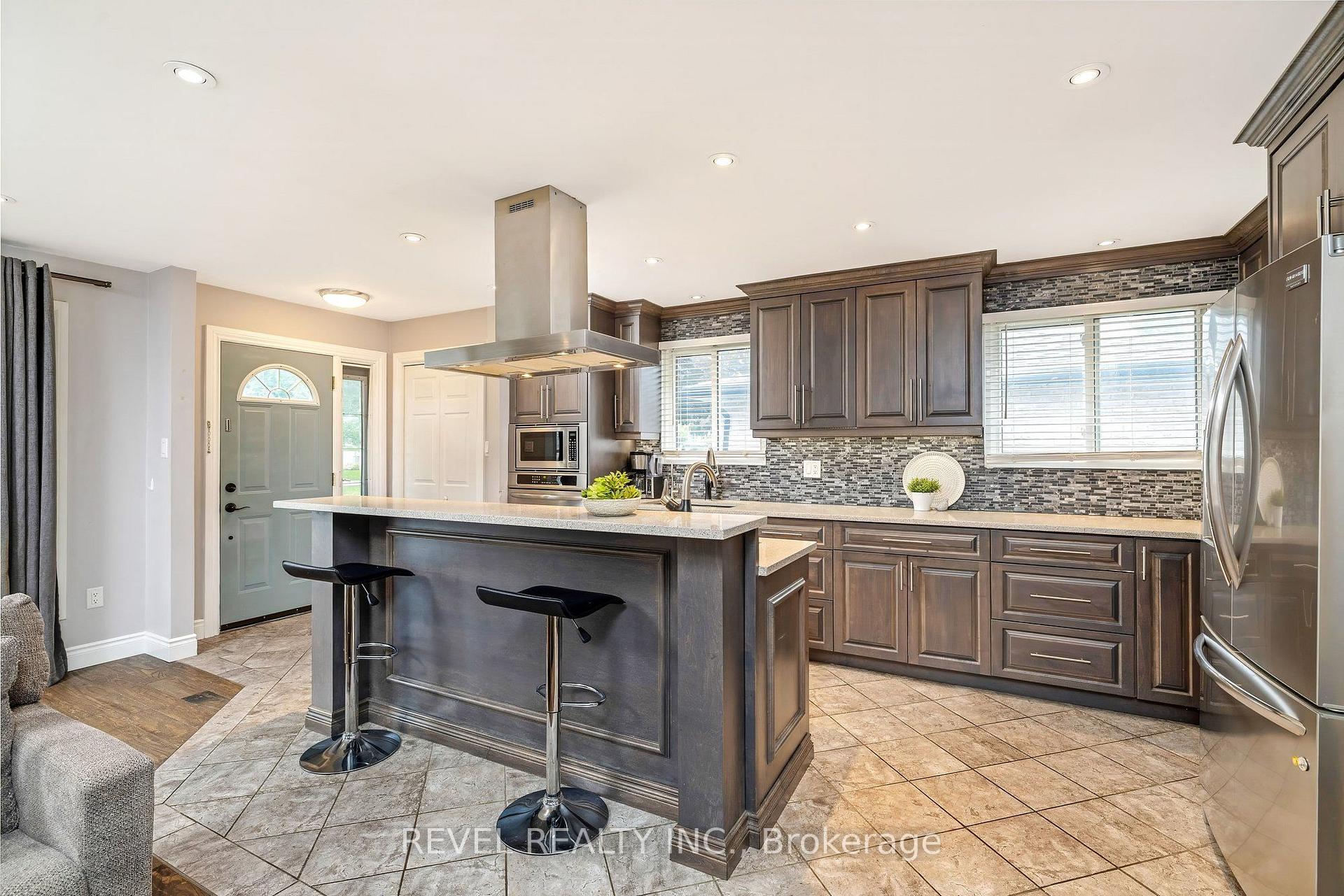 Photo 6 of 194 Hahn Avenue, Cambridge, Silver Heights — HOMEH