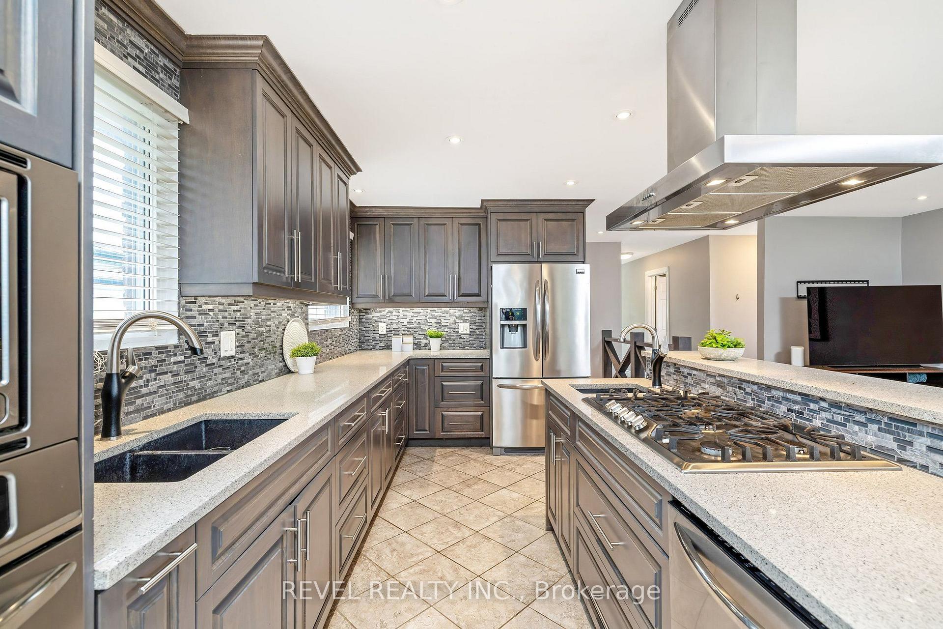 Photo 7 of 194 Hahn Avenue, Cambridge, Silver Heights — HOMEH