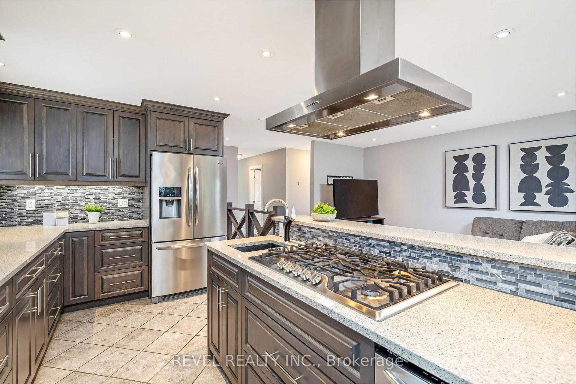 Photo 8 of 194 Hahn Avenue, Cambridge, Silver Heights — HOMEH