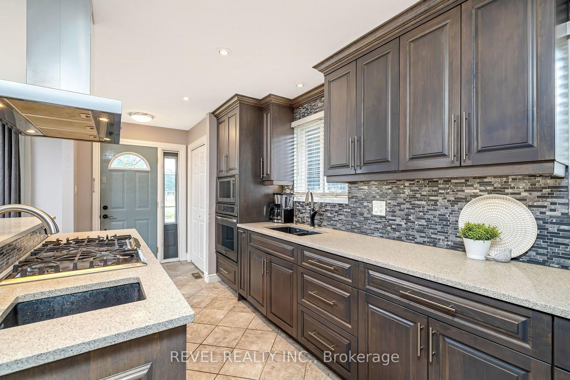 Photo 9 of 194 Hahn Avenue, Cambridge, Silver Heights — HOMEH