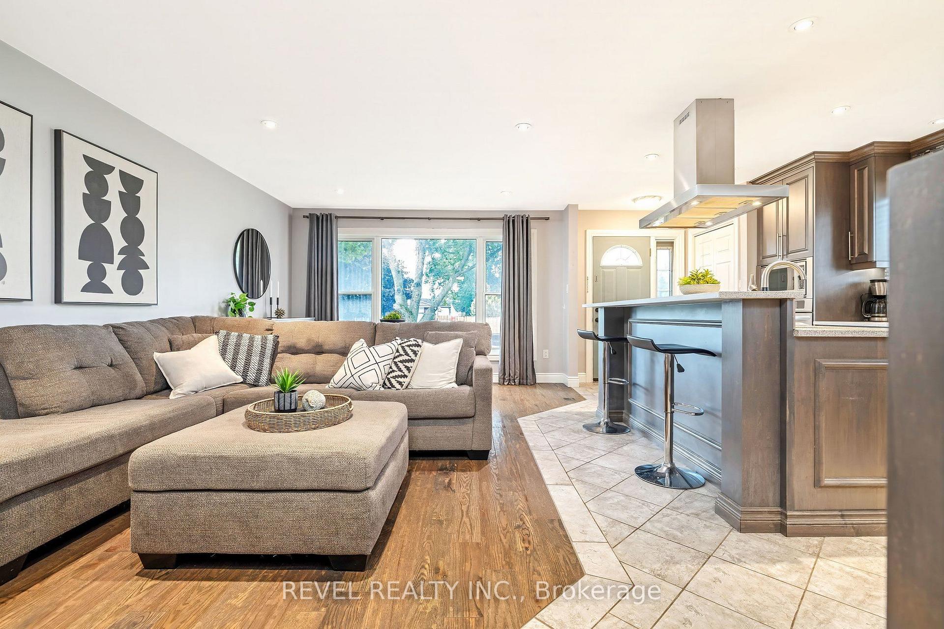 Photo 11 of 194 Hahn Avenue, Cambridge, Silver Heights — HOMEH