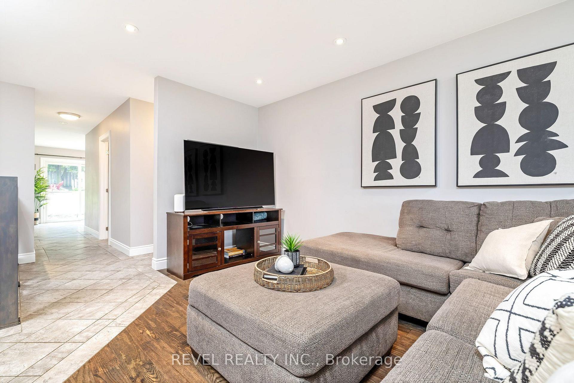 Photo 13 of 194 Hahn Avenue, Cambridge, Silver Heights — HOMEH