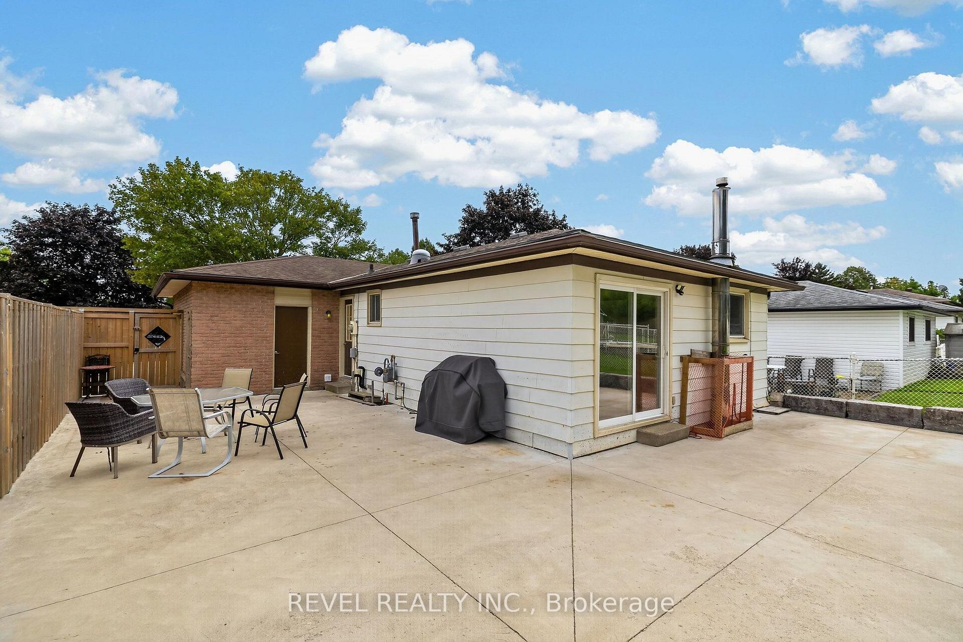 Photo 31 of 194 Hahn Avenue, Cambridge, Silver Heights — HOMEH