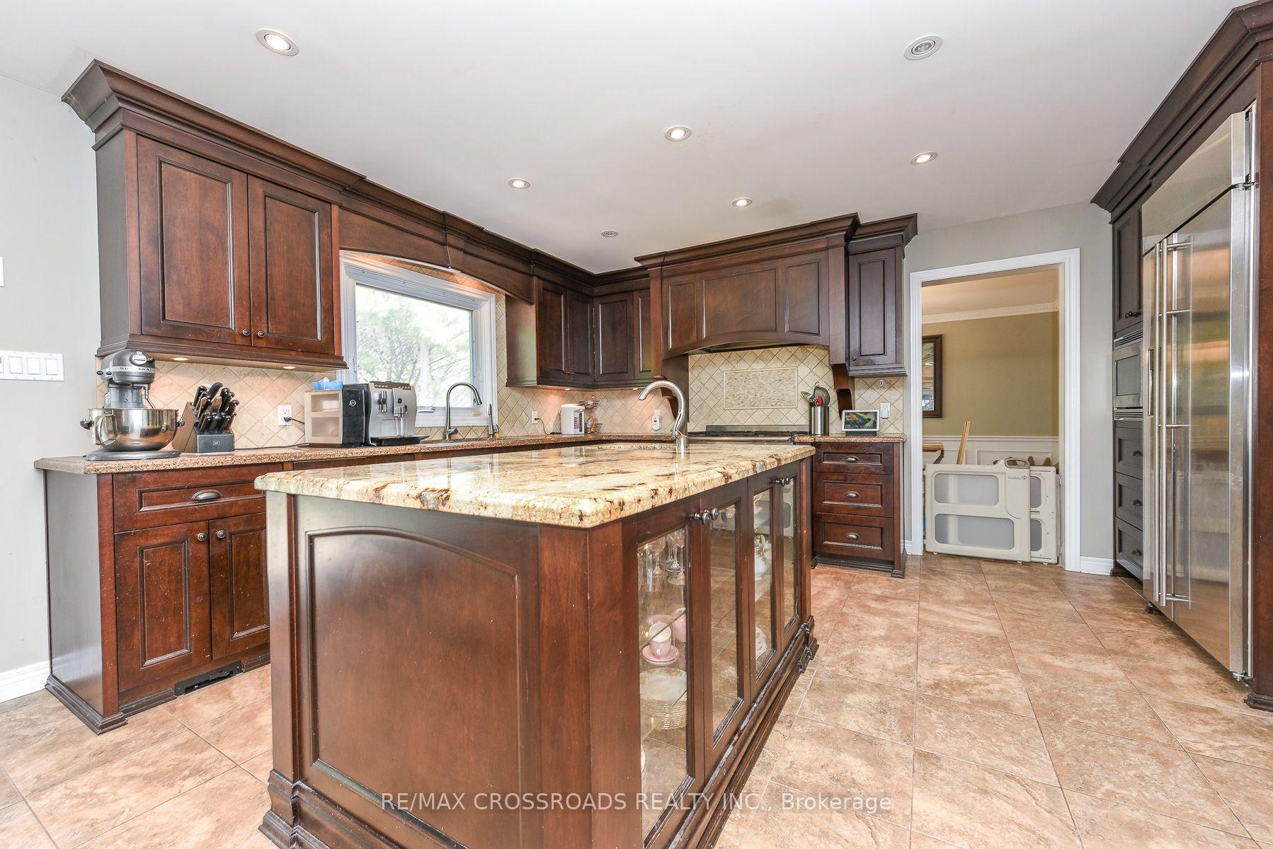 Photo 12 of 1171 Fairmeadow Trail, Oakville, Glen Abbey — HOMEH