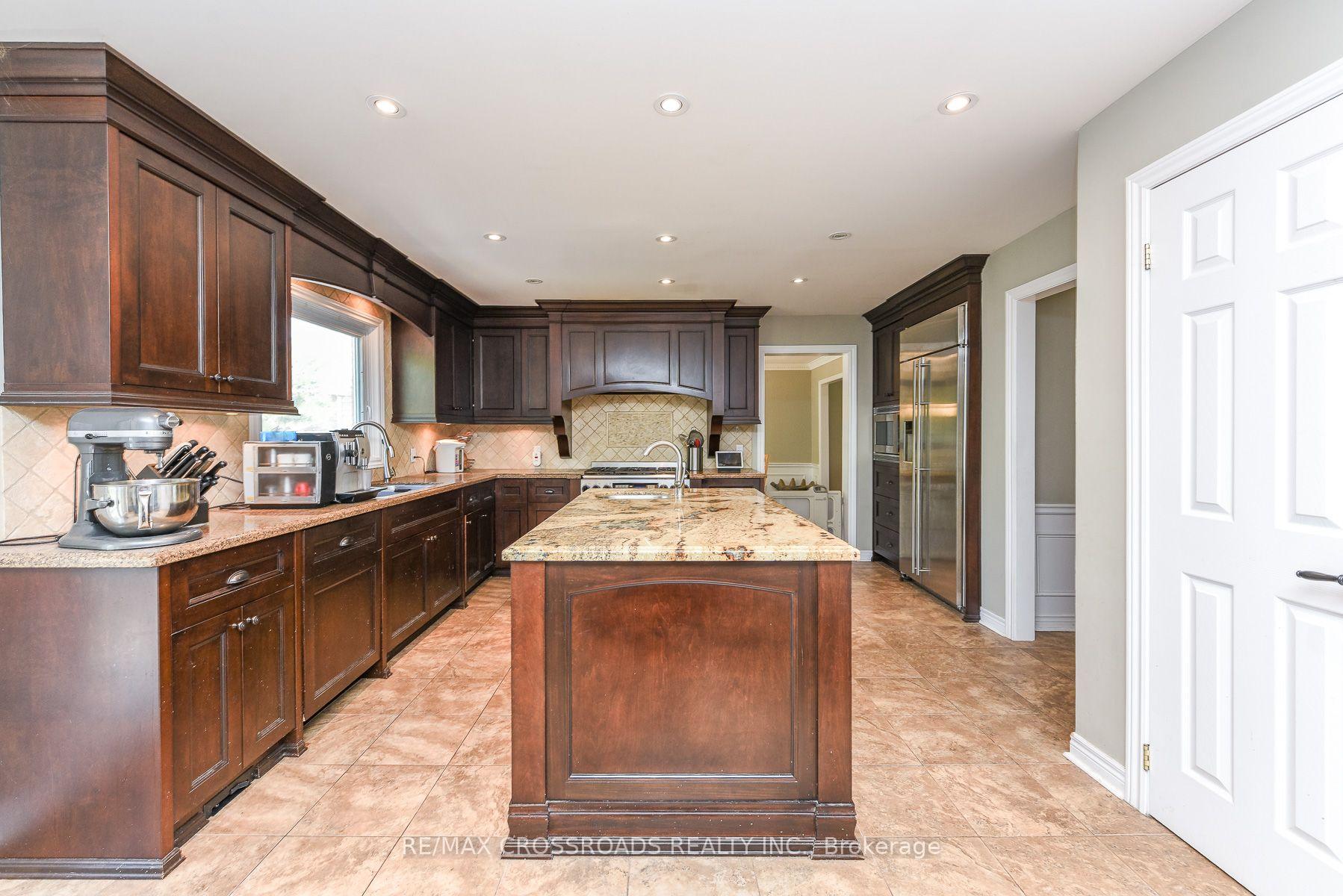 Photo 13 of 1171 Fairmeadow Trail, Oakville, Glen Abbey — HOMEH