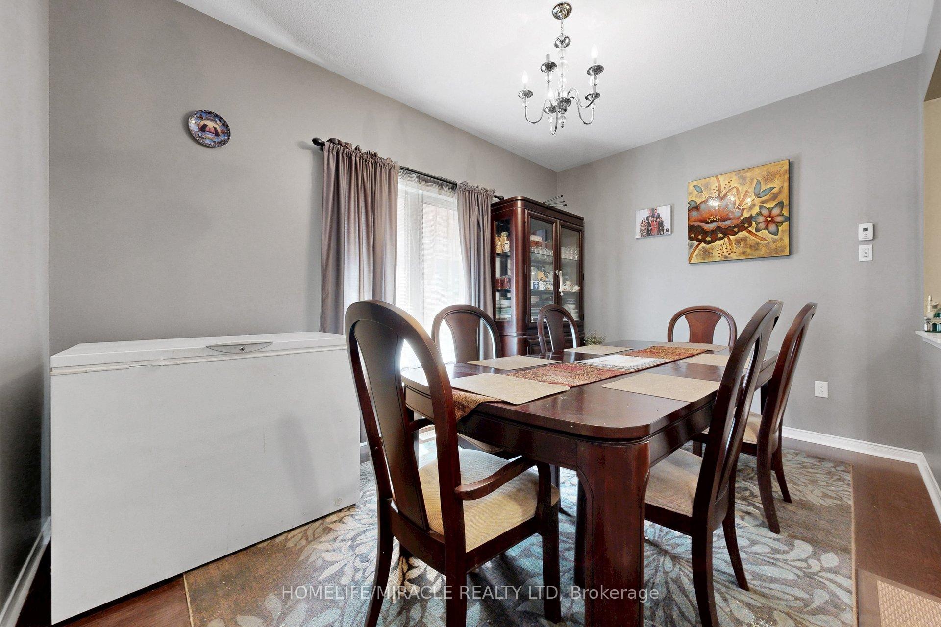 Photo 9 of 2003 Queensbury Drive, Oshawa, Taunton — HOMEH