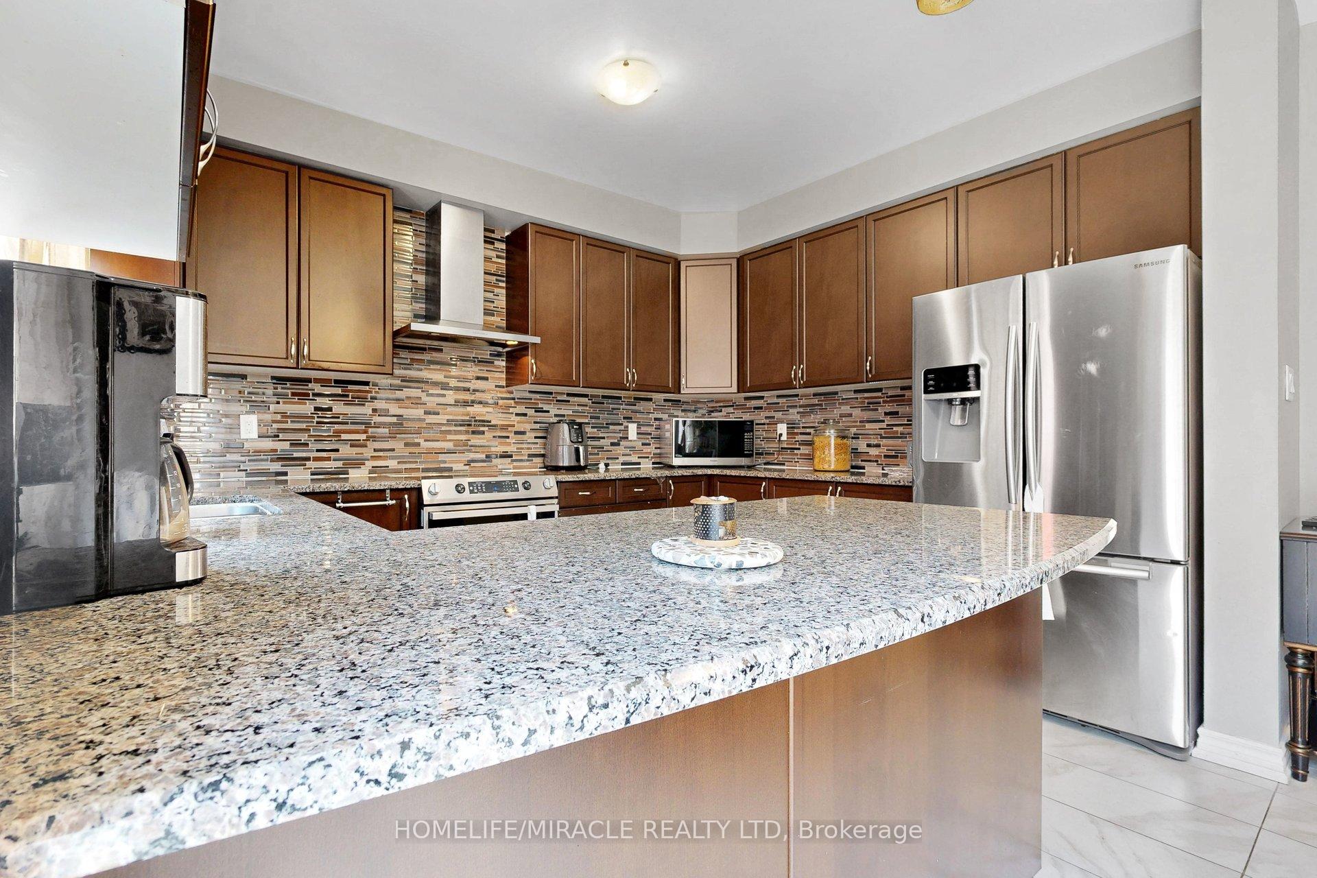 Photo 20 of 2003 Queensbury Drive, Oshawa, Taunton — HOMEH