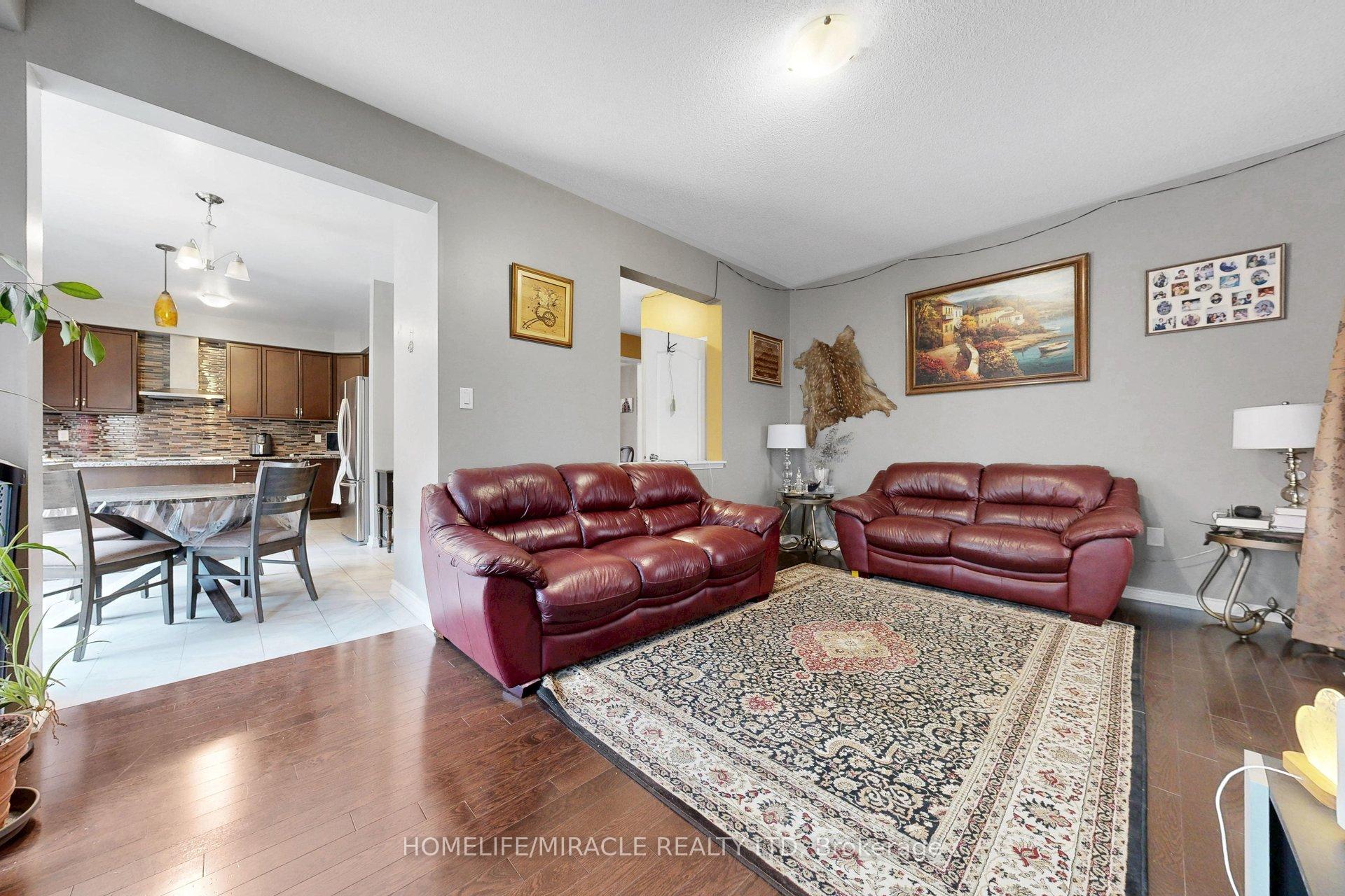 Photo 23 of 2003 Queensbury Drive, Oshawa, Taunton — HOMEH