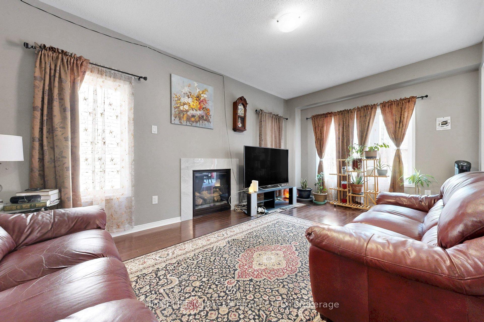 Photo 24 of 2003 Queensbury Drive, Oshawa, Taunton — HOMEH