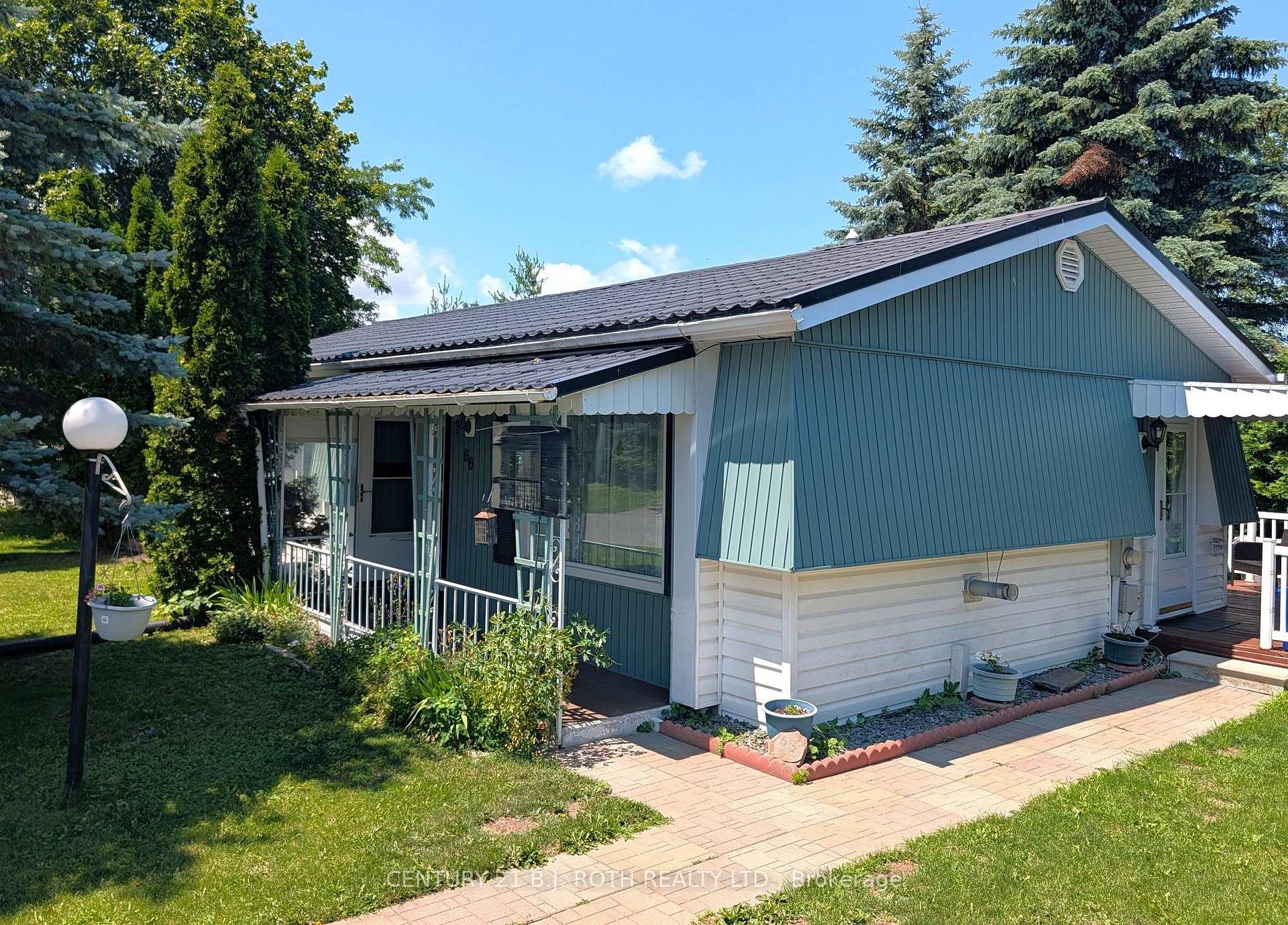 Photo 2 of 66 Linden Lane, Innisfil, Rural Innisfil — HOMEH