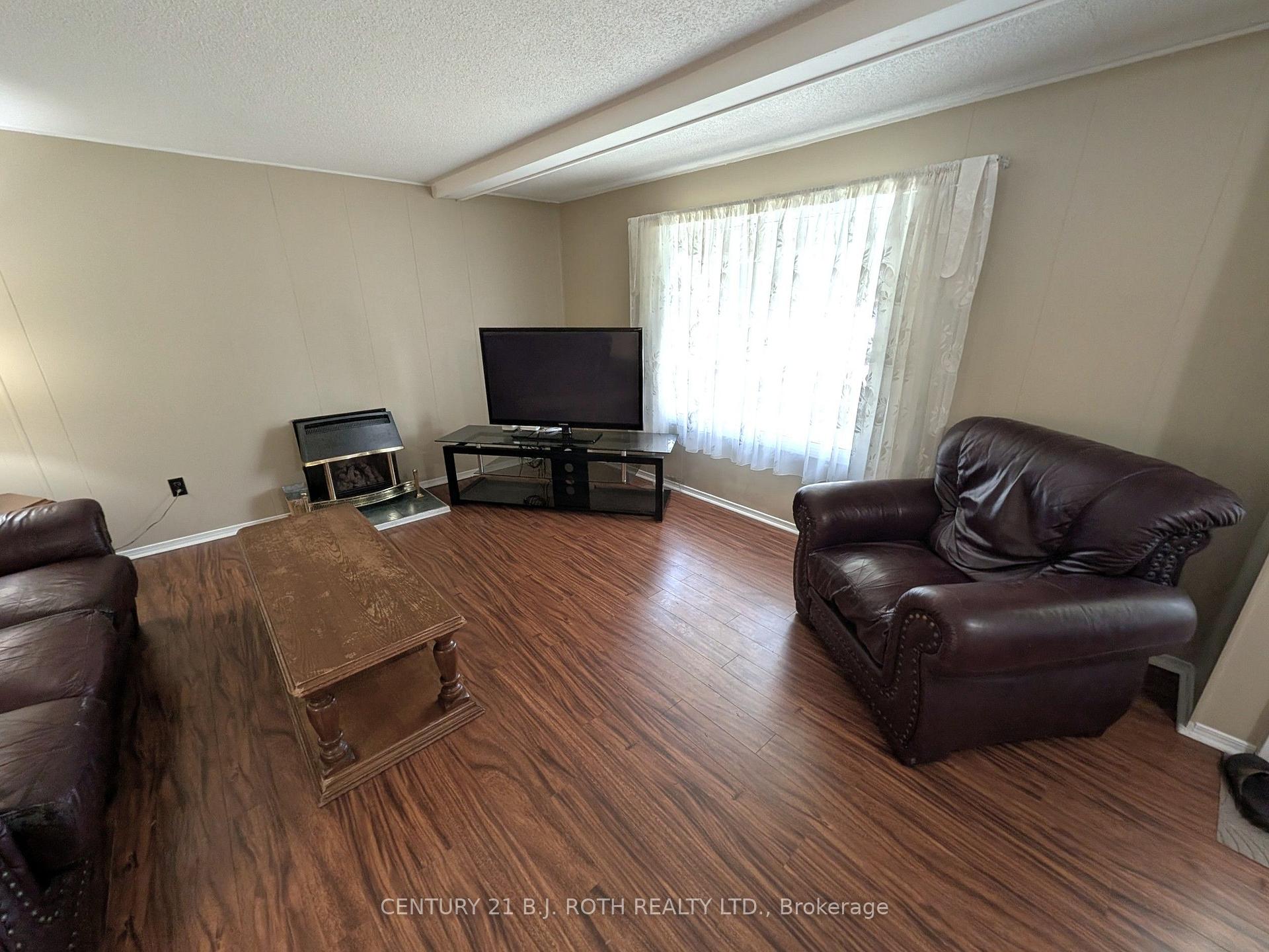 Photo 7 of 66 Linden Lane, Innisfil, Rural Innisfil — HOMEH