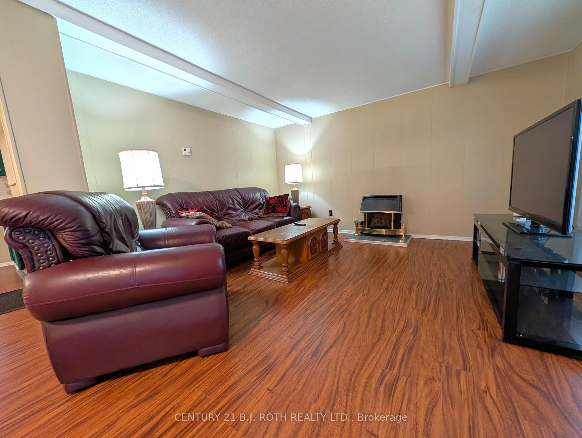 Photo 8 of 66 Linden Lane, Innisfil, Rural Innisfil — HOMEH