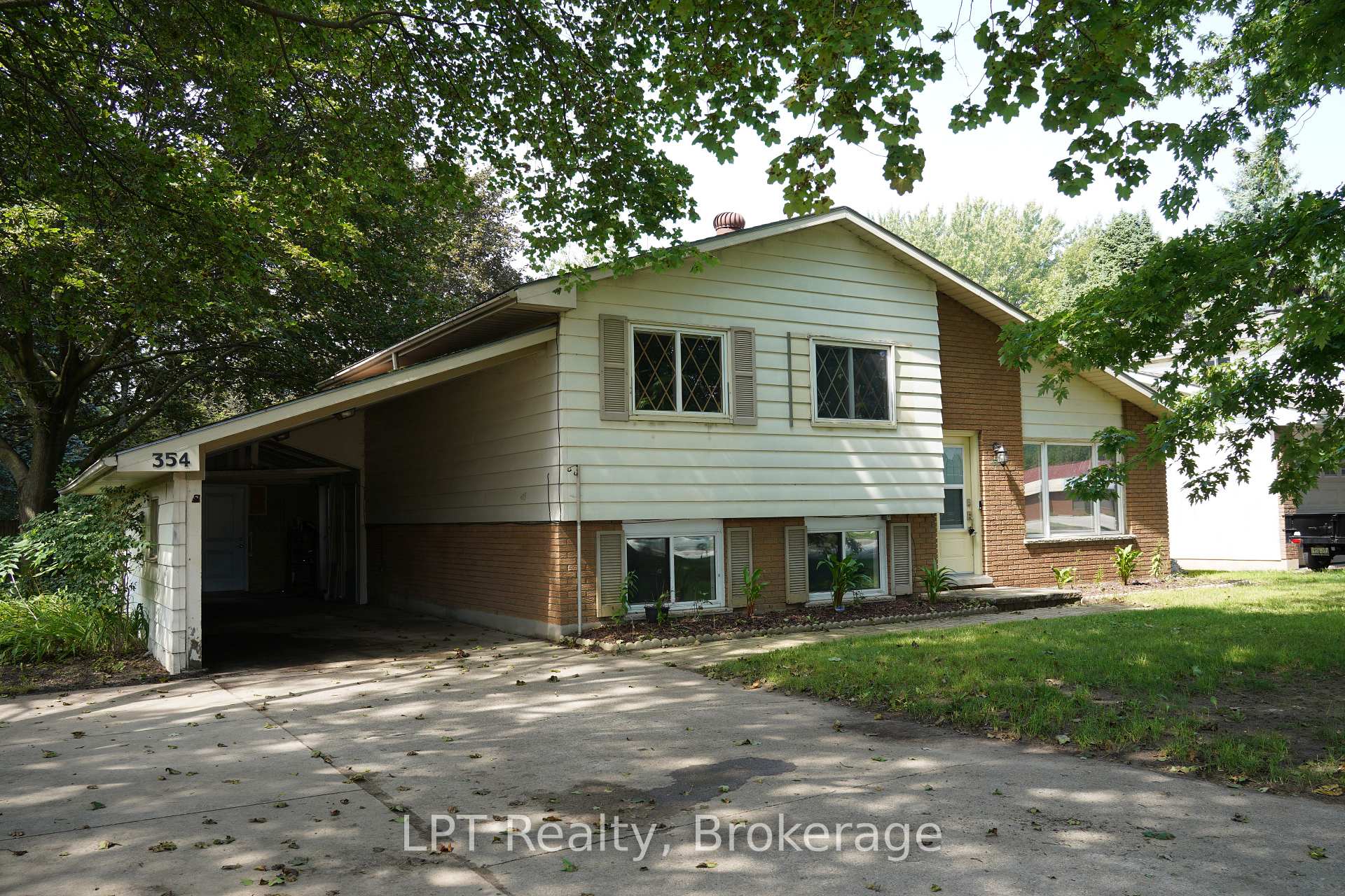 Photo of 354 Goderich Street