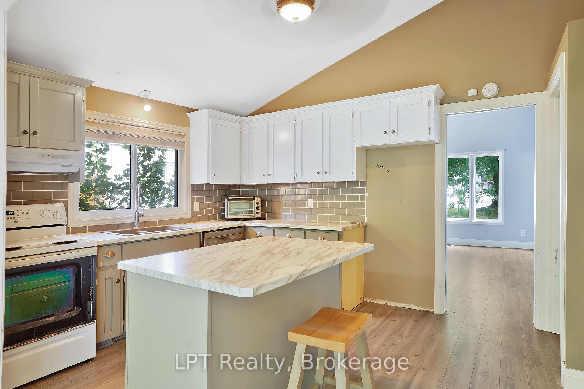 Photo 14 of 354 Goderich Street, Saugeen Shores — HOMEH