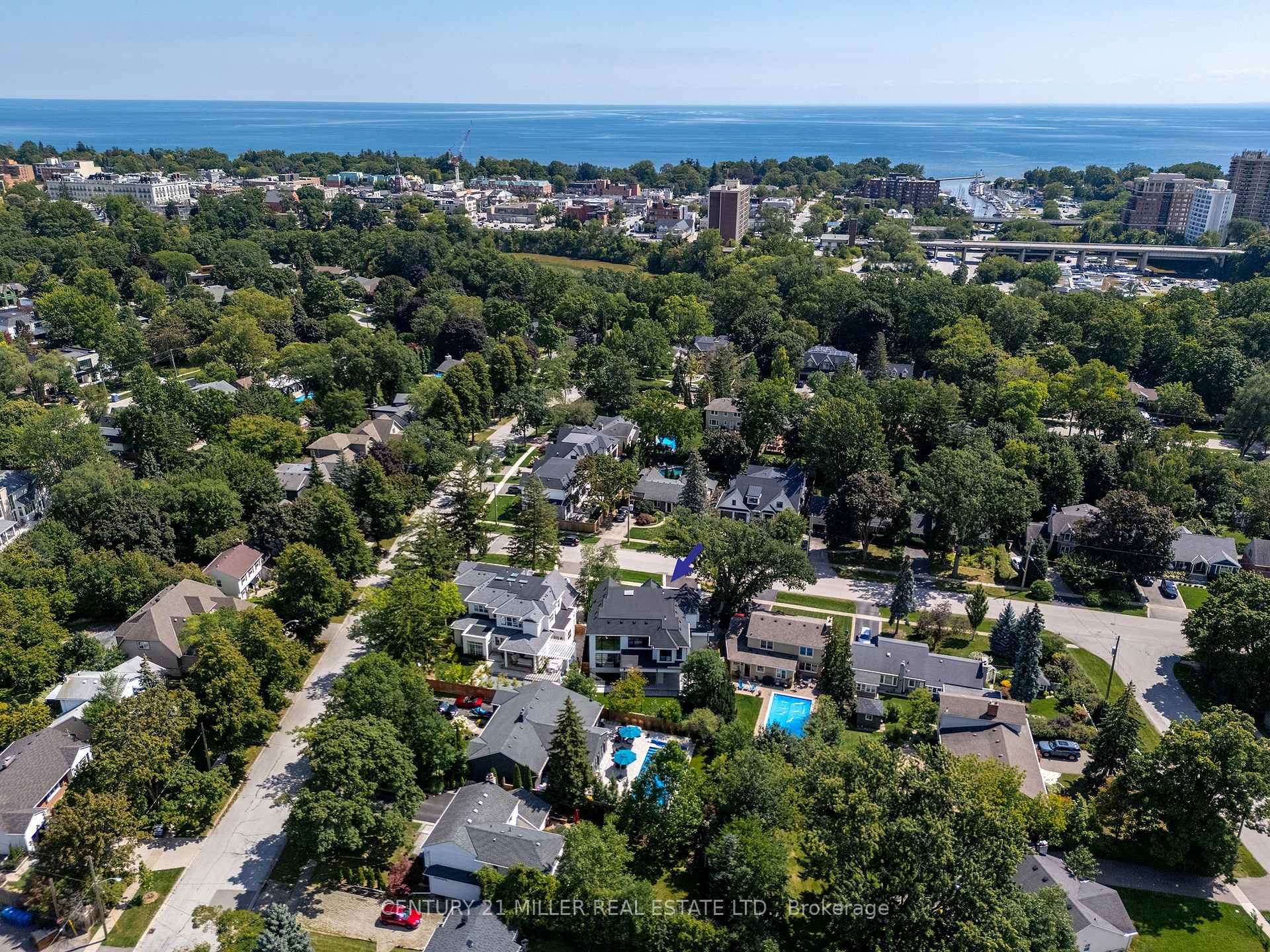 Photo 3 of 61 Highland Road, Oakville, Central — HOMEH