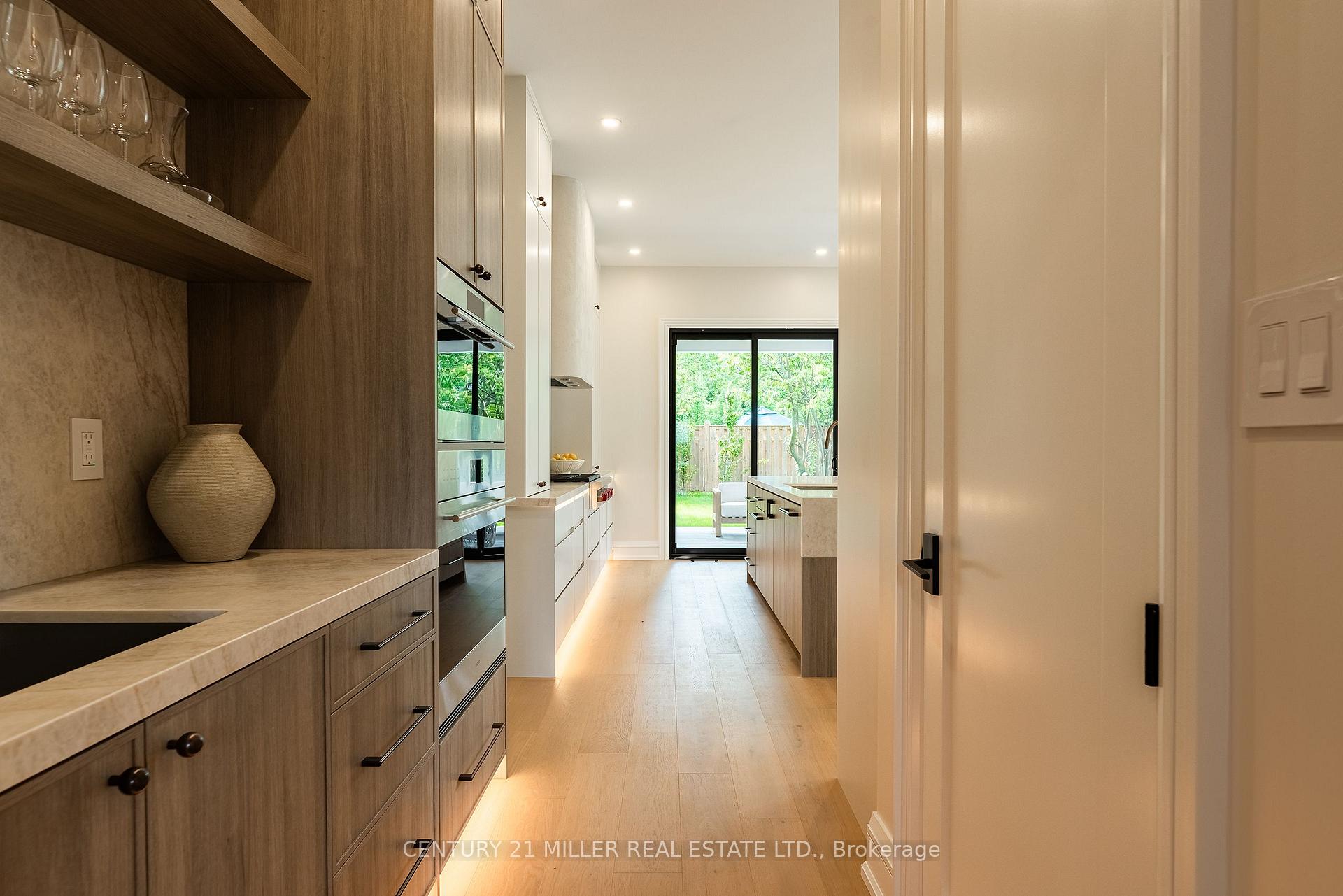 Photo 10 of 61 Highland Road, Oakville, Central — HOMEH
