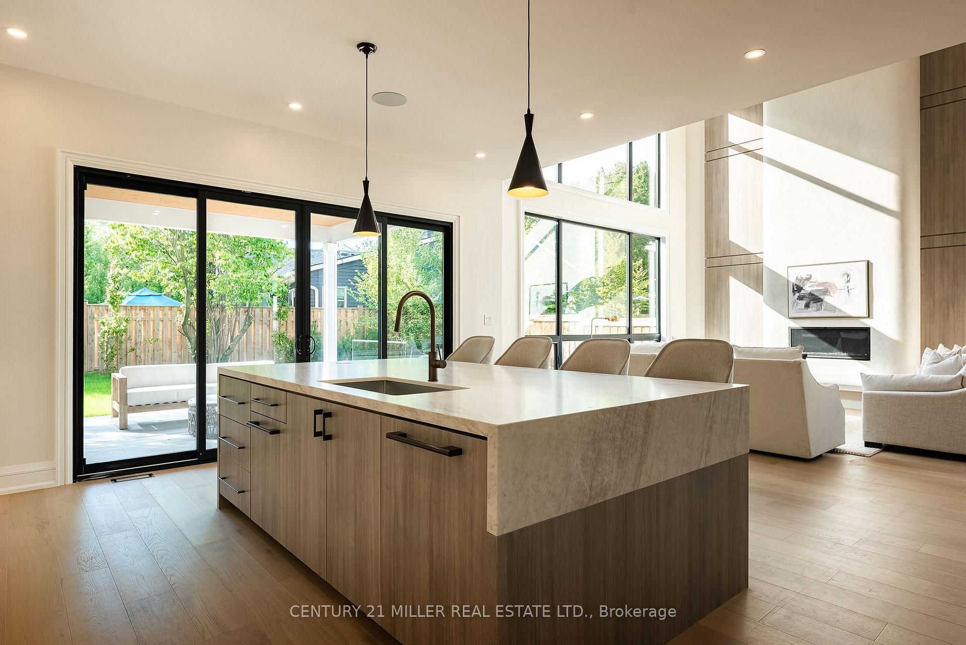 Photo 13 of 61 Highland Road, Oakville, Central — HOMEH